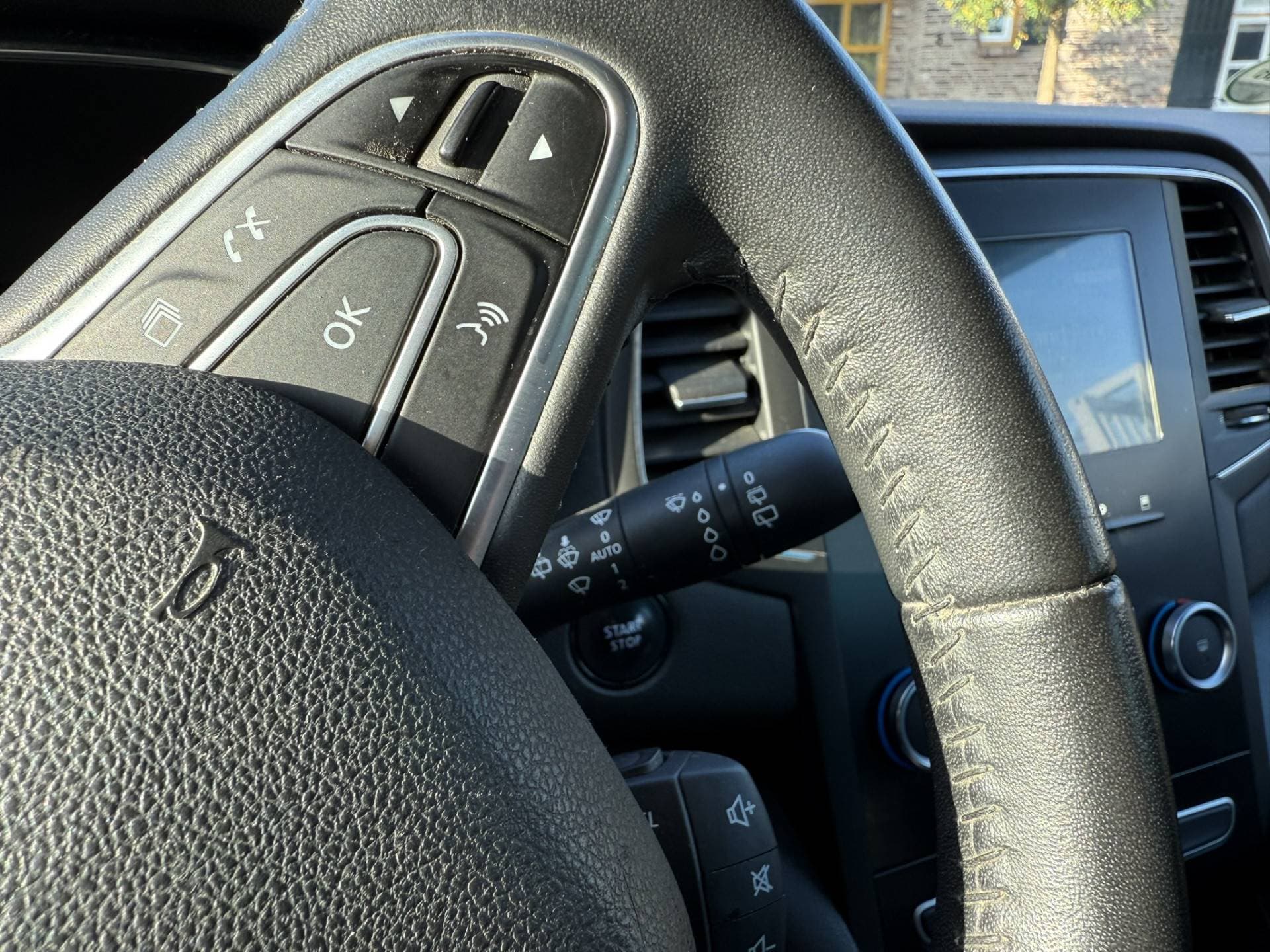 Renault Mégane Estate thumbnail 17