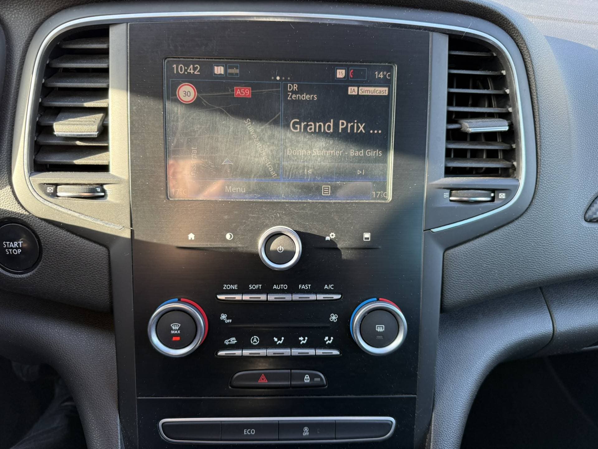 Renault Mégane Estate thumbnail 18