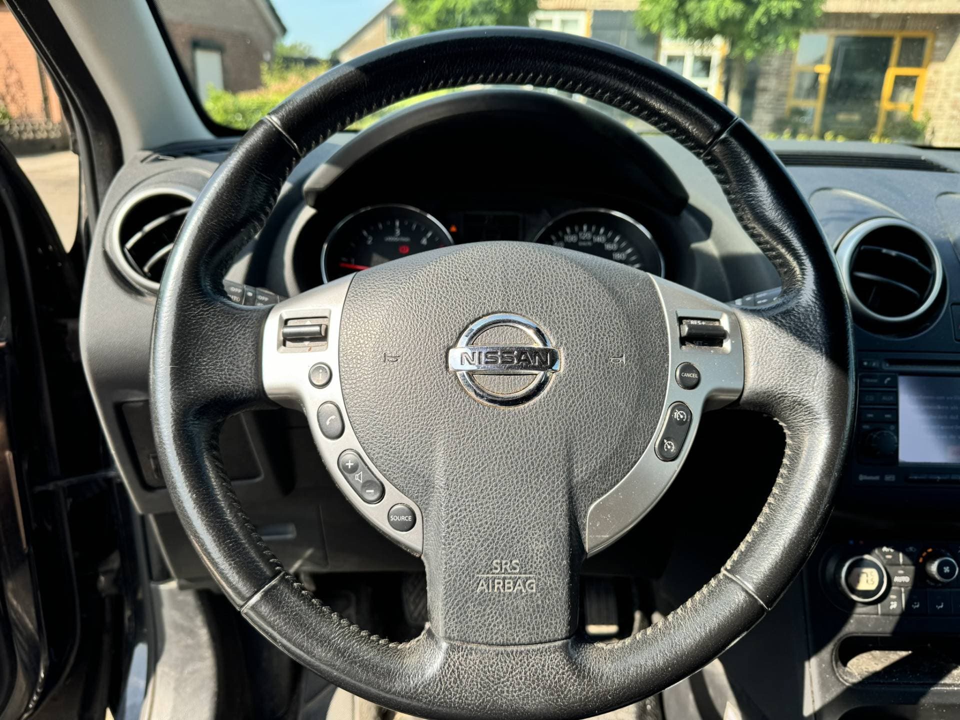 Nissan QASHQAI thumbnail 17