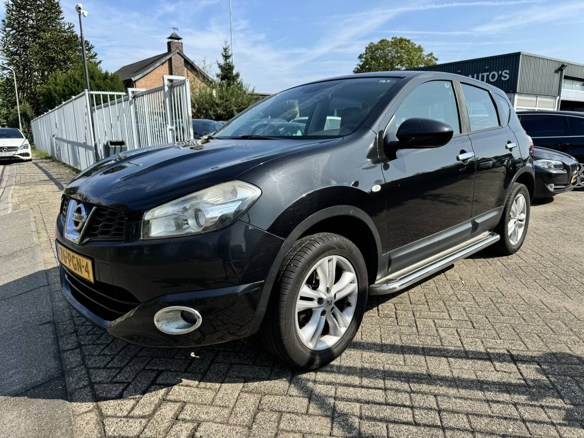 Nissan QASHQAI thumbnail 3