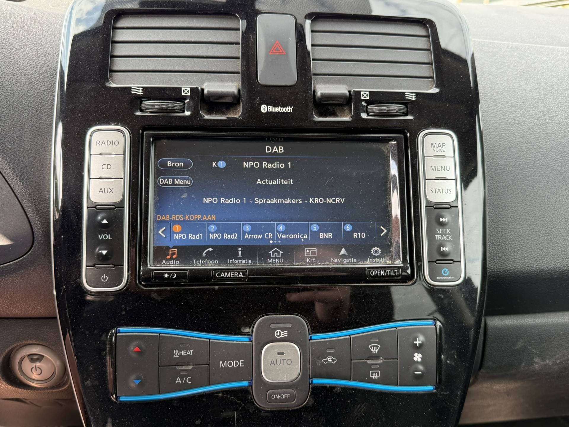 Nissan Leaf thumbnail 17