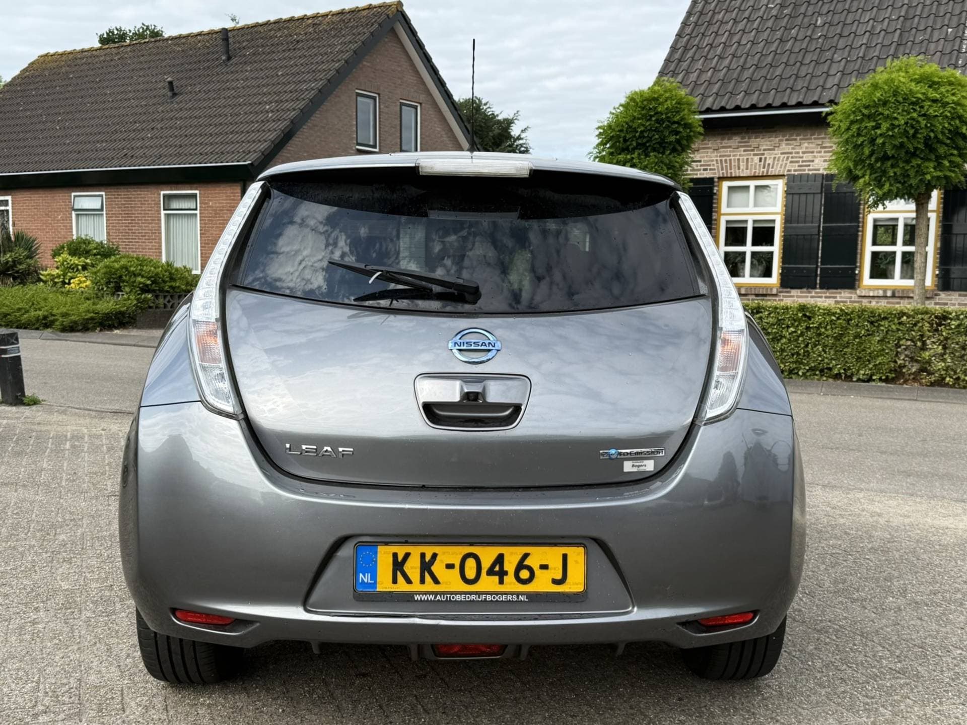 Nissan Leaf thumbnail 5