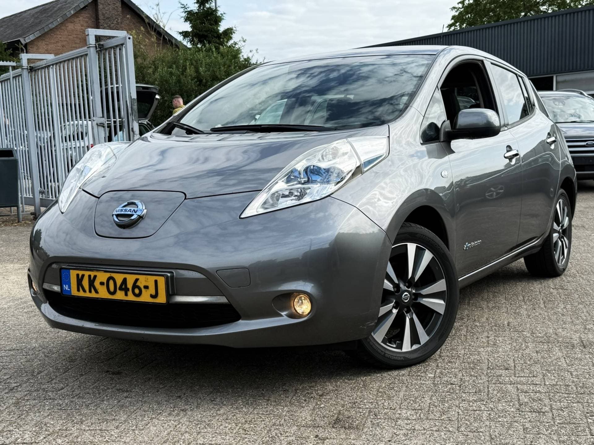 Nissan Leaf thumbnail 8