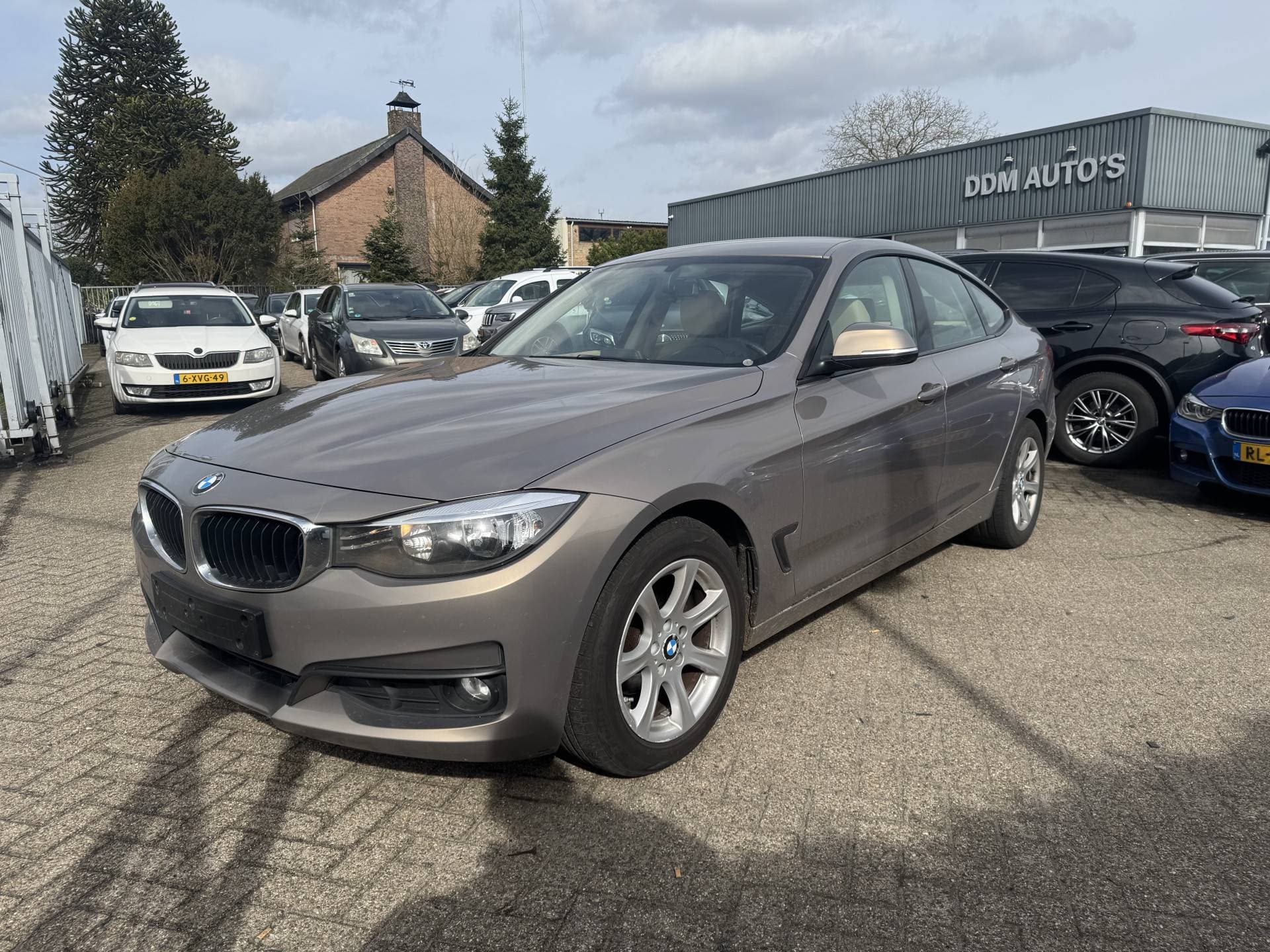 BMW 3 Serie Gran Turismo 320d Executive thumbnail 2