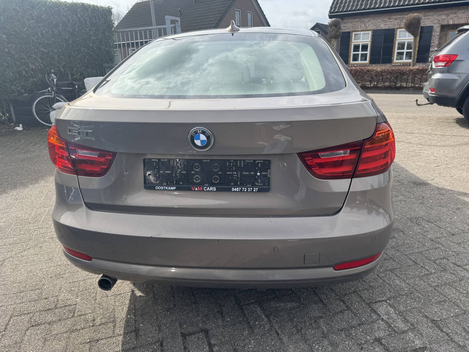 BMW 3 Serie Gran Turismo 320d Executive thumbnail 5