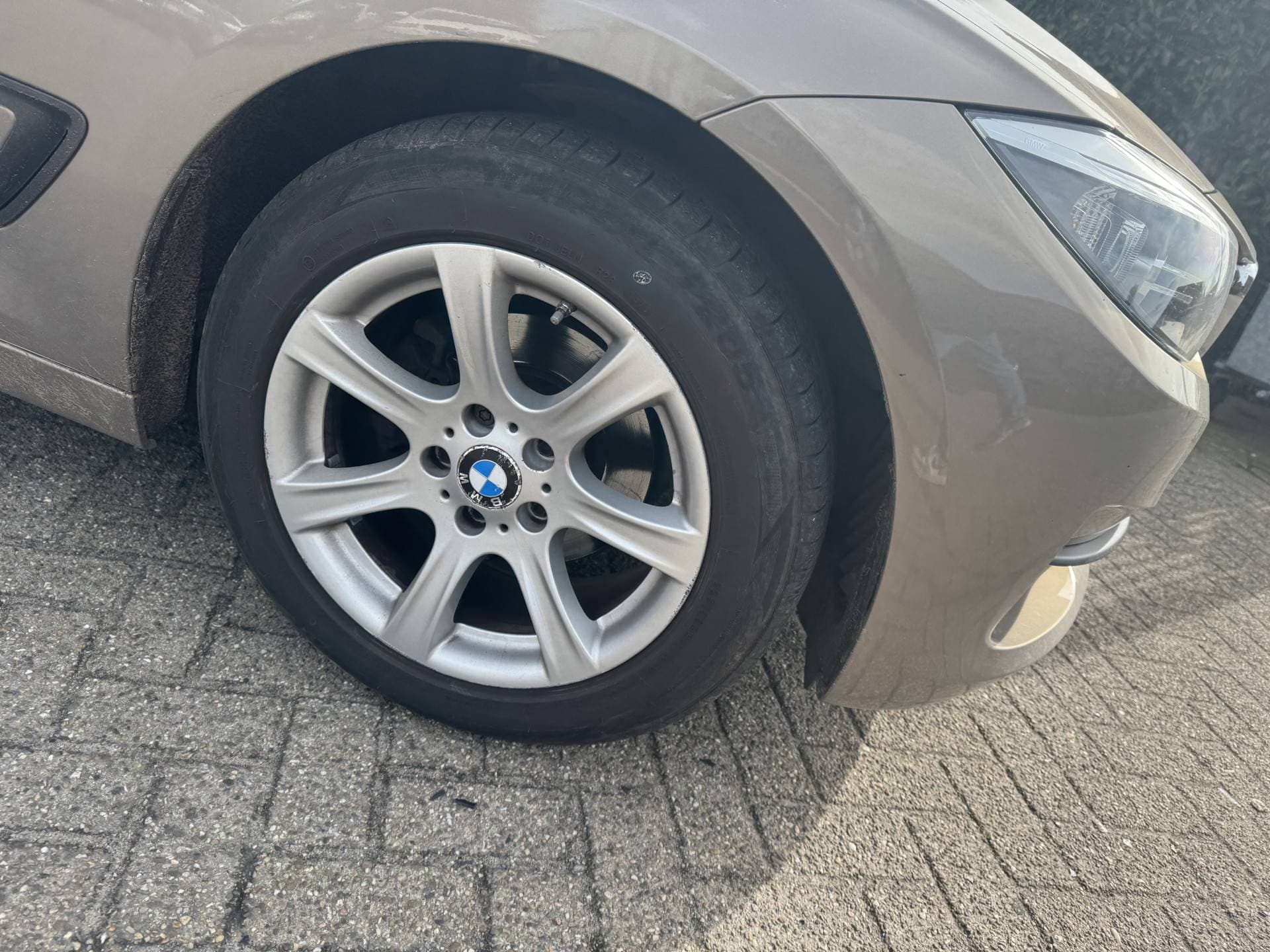 BMW 3 Serie Gran Turismo 320d Executive thumbnail 7