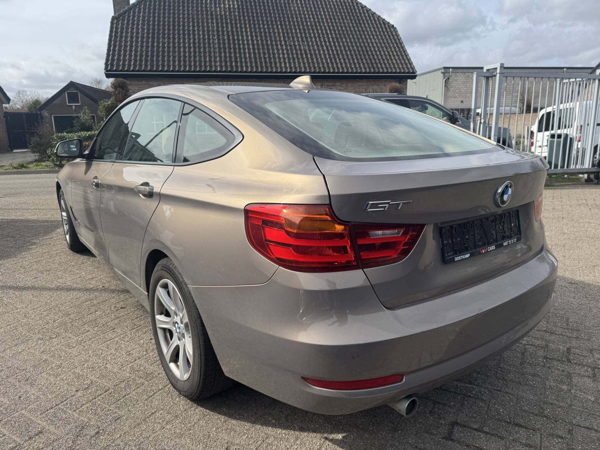 BMW 3 Serie Gran Turismo 320d Executive thumbnail 10