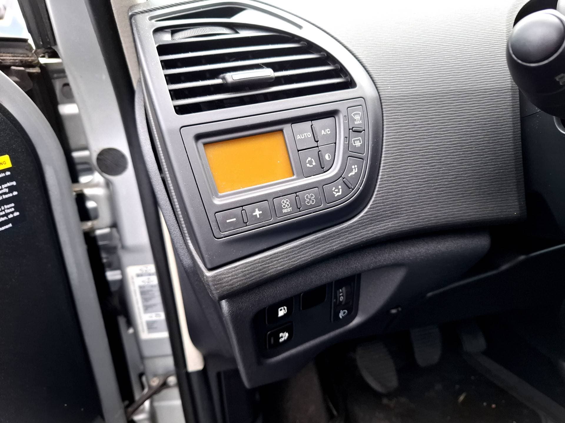 Citroen C4 Picasso thumbnail 5