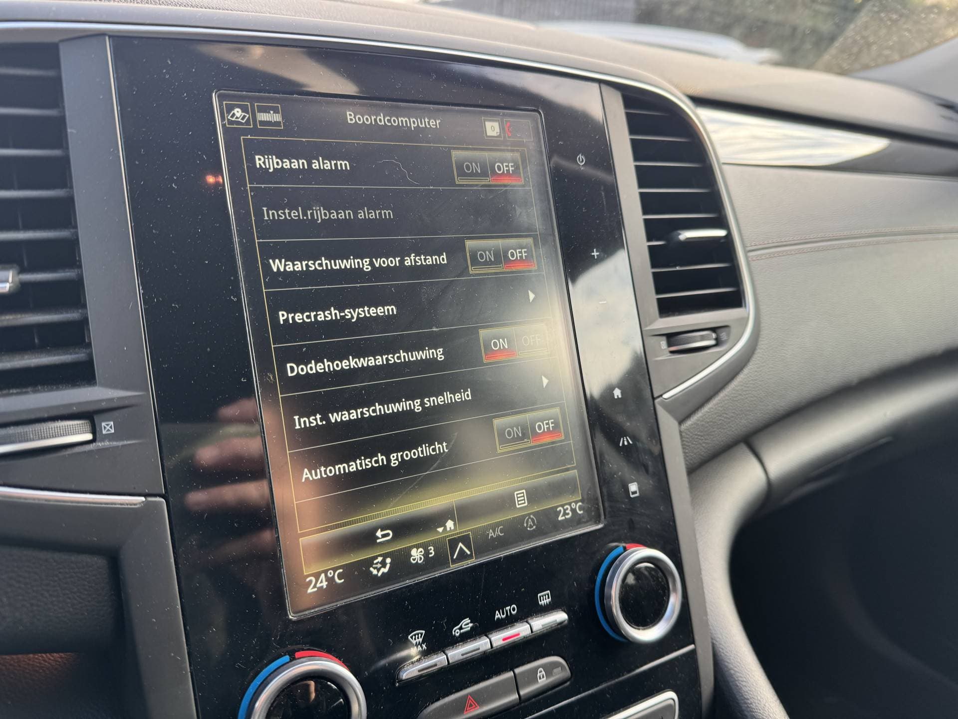 Renault Talisman Estate 1.7 Blue dCi S-Edition thumbnail 20