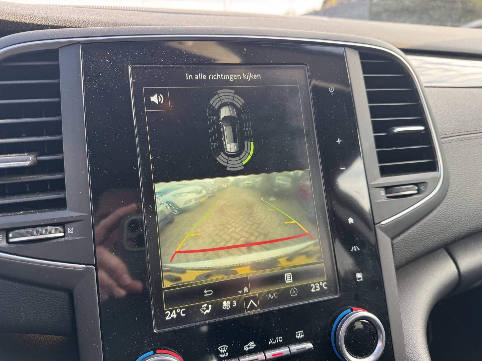 Renault Talisman Estate 1.7 Blue dCi S-Edition thumbnail 9