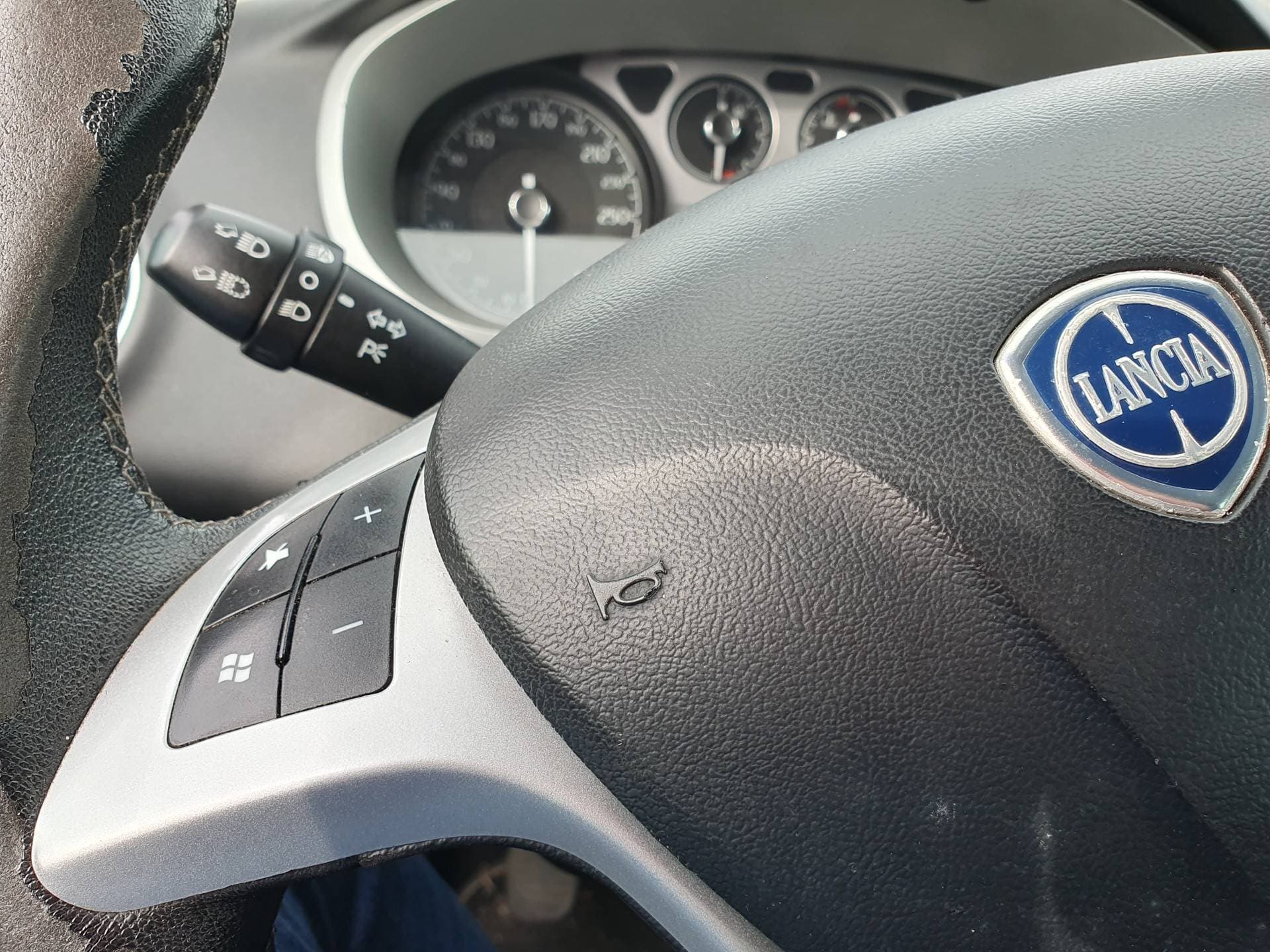 Lancia Delta thumbnail 11