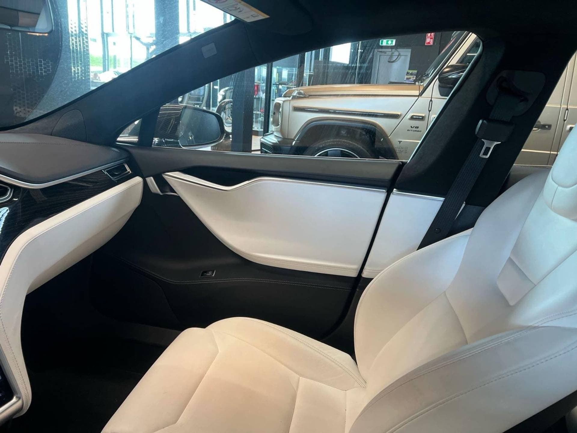 Tesla Model S 75 Base thumbnail 7