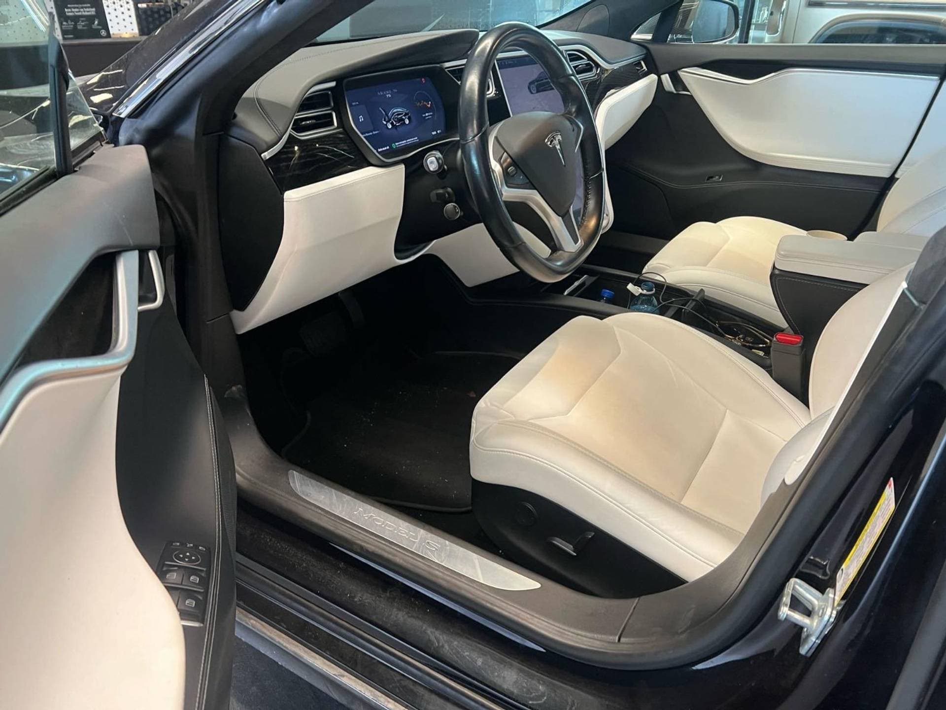 Tesla Model S 75 Base thumbnail 10