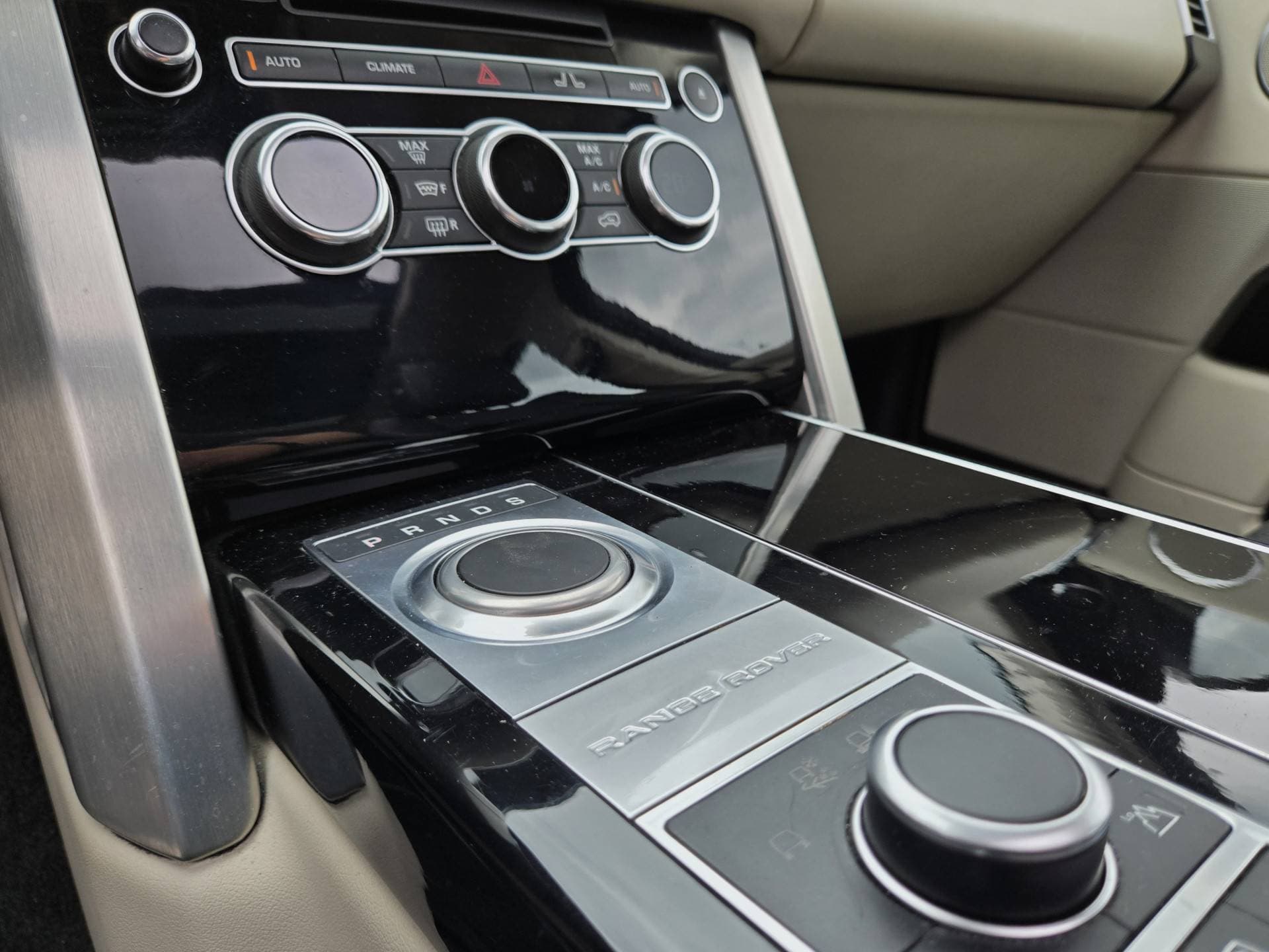 Land Rover Range Rover thumbnail 36