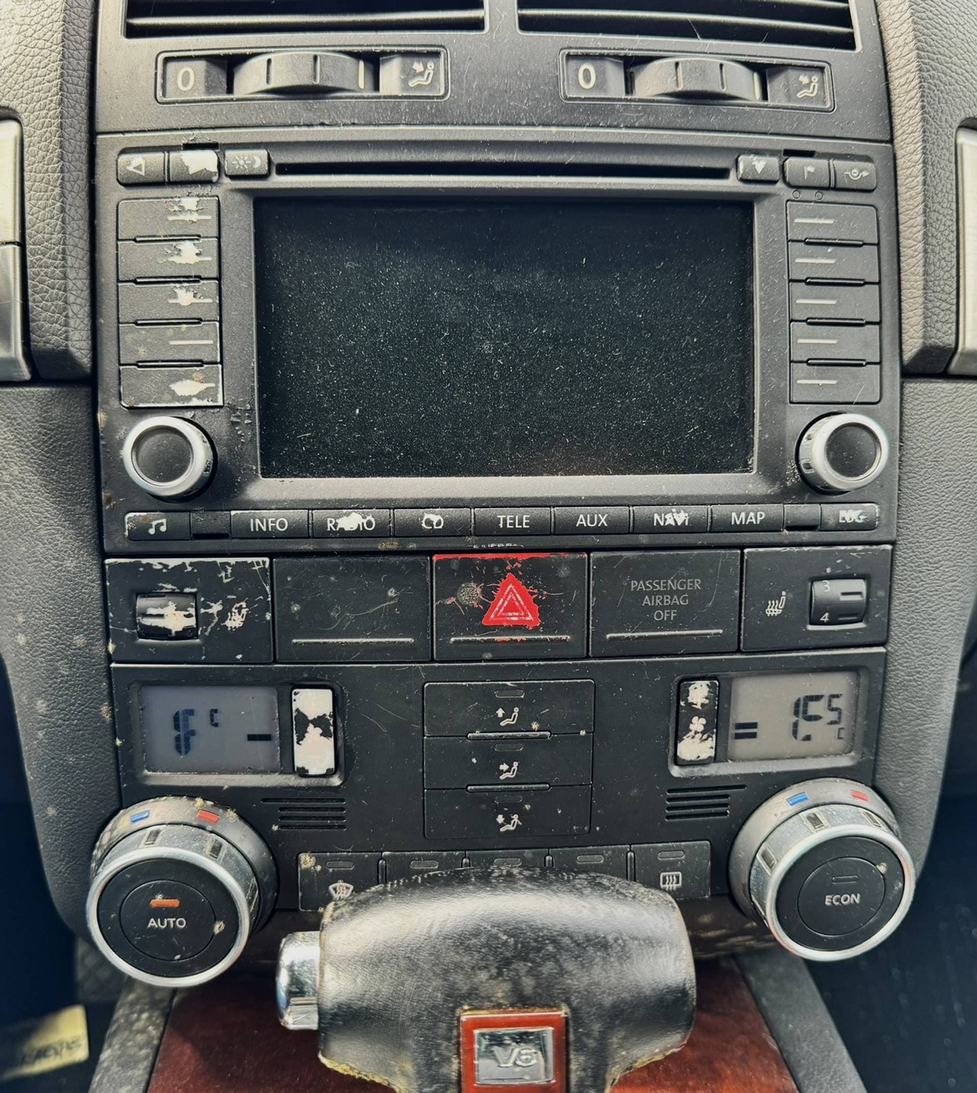 Volkswagen Touareg thumbnail 12