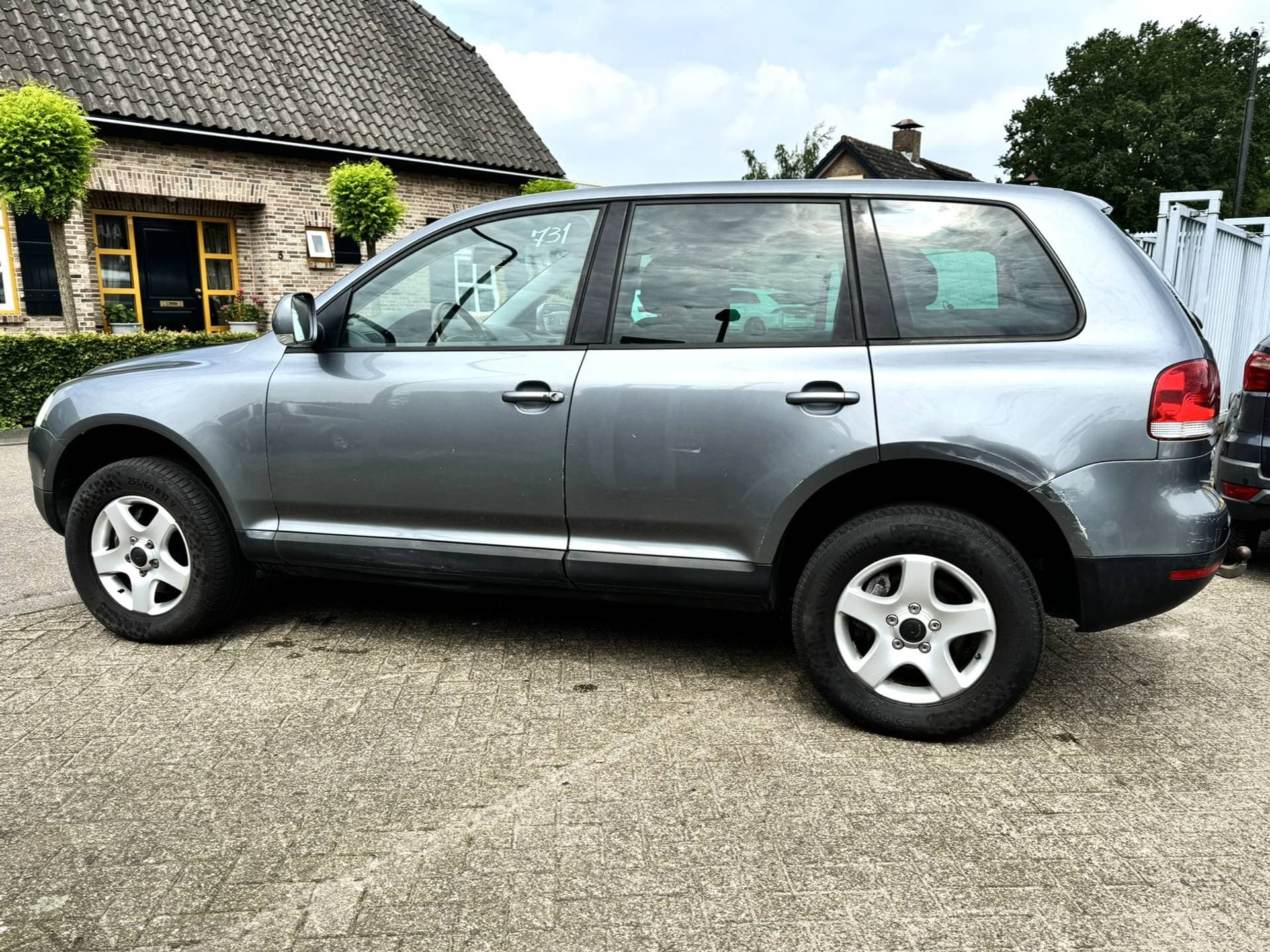 Volkswagen Touareg thumbnail 4