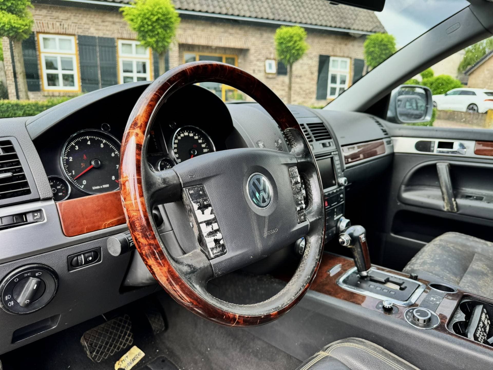 Volkswagen Touareg thumbnail 9