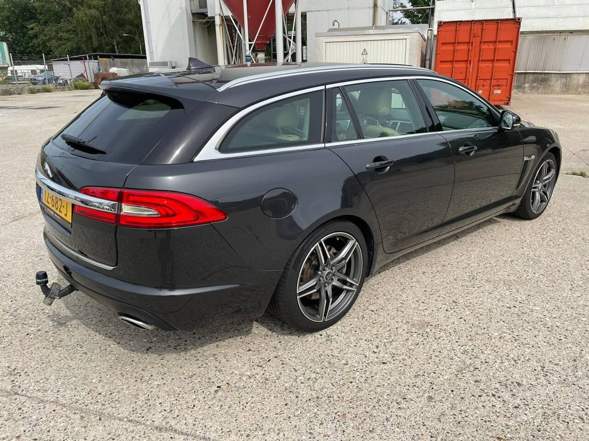 Jaguar XF thumbnail 3