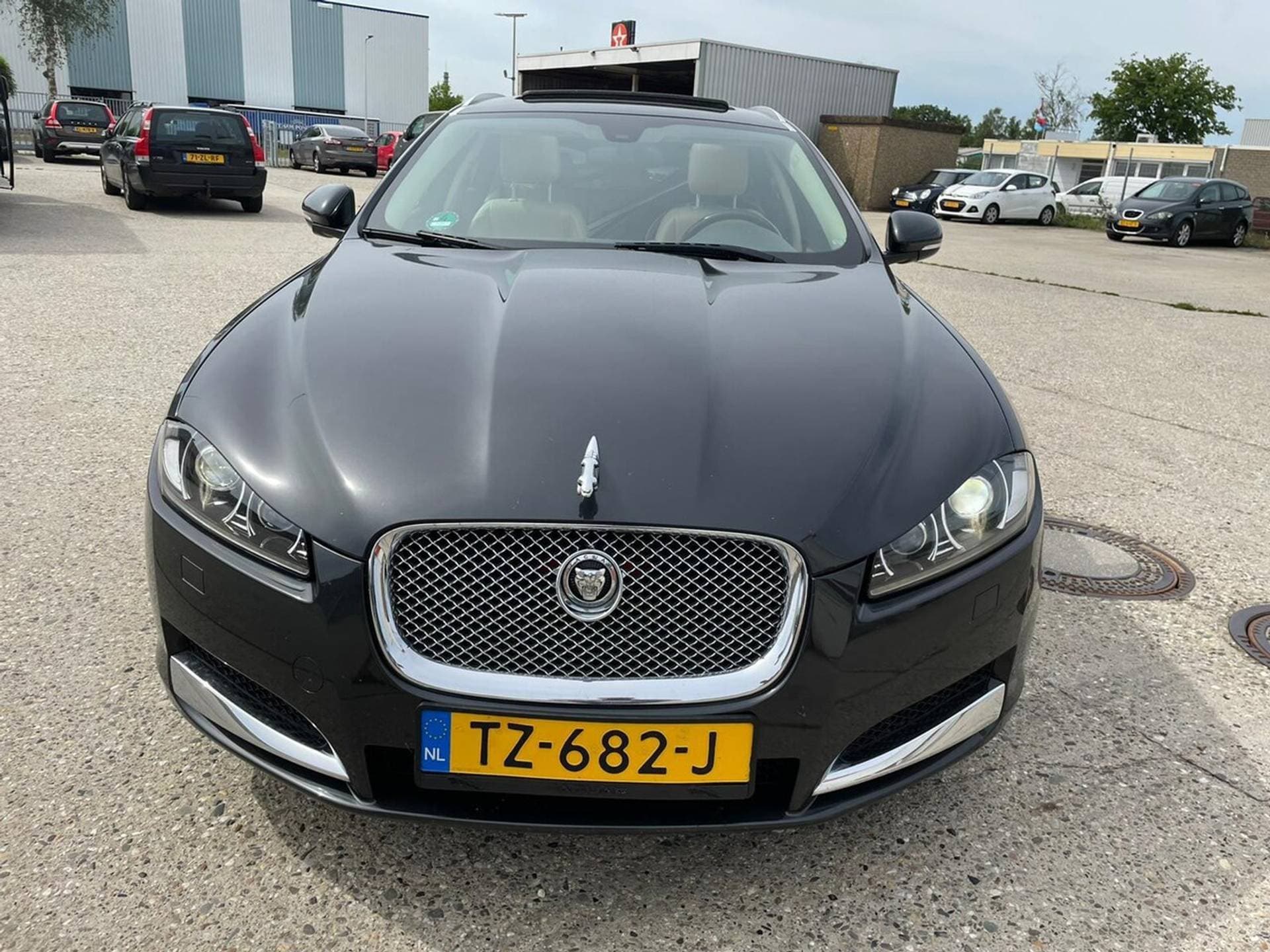 Jaguar XF thumbnail 5