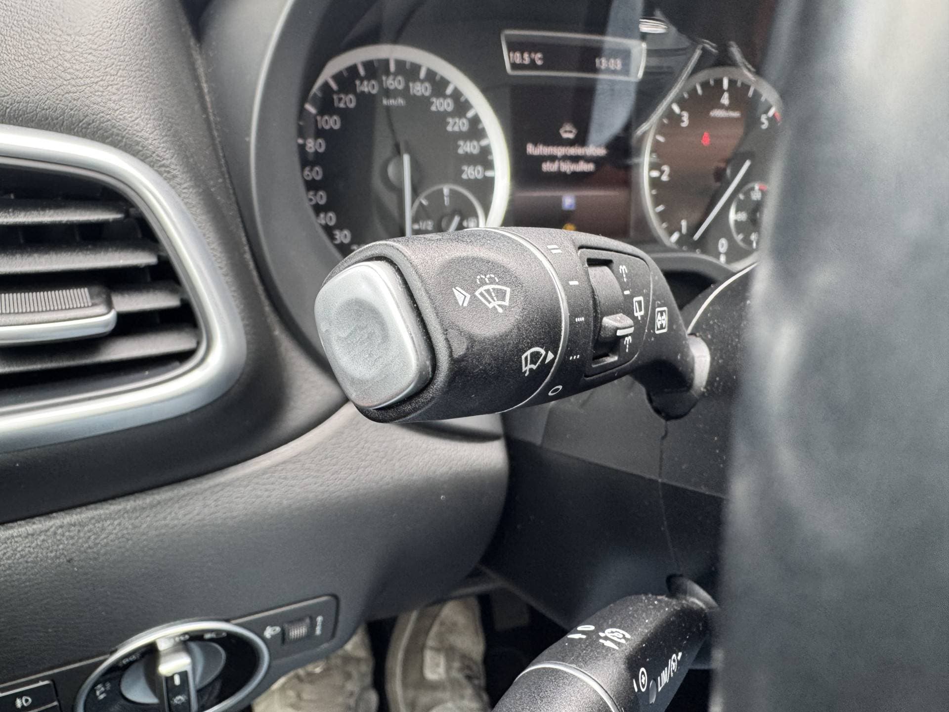 Infiniti Q thumbnail 19