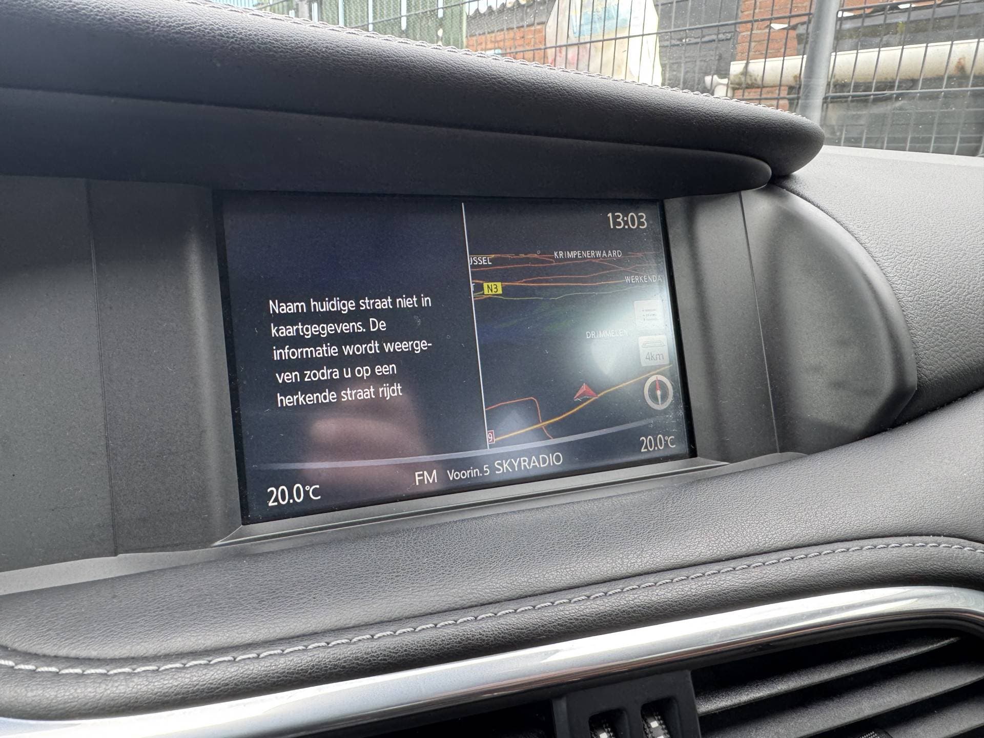 Infiniti Q thumbnail 21