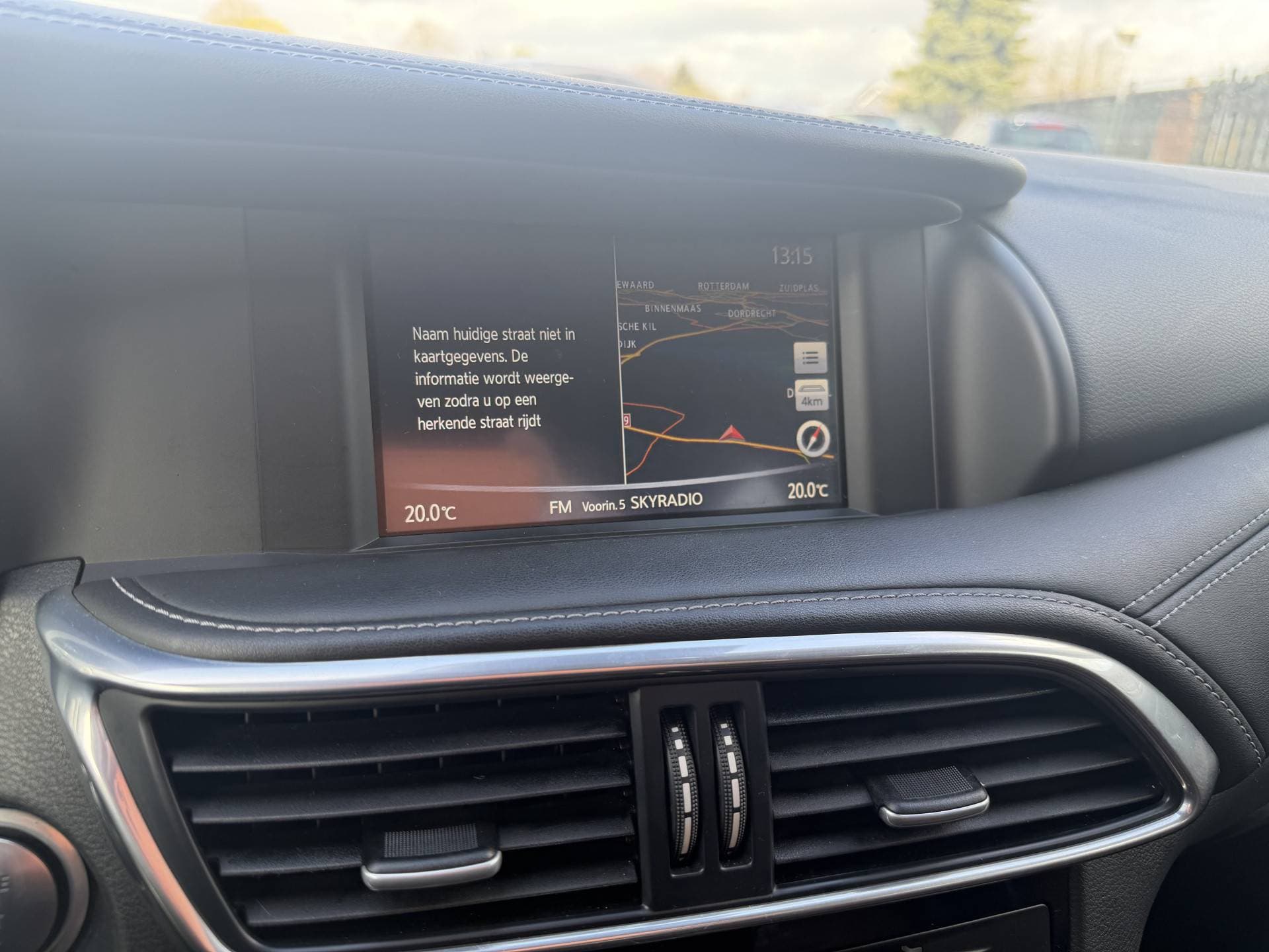 Infiniti Q thumbnail 34