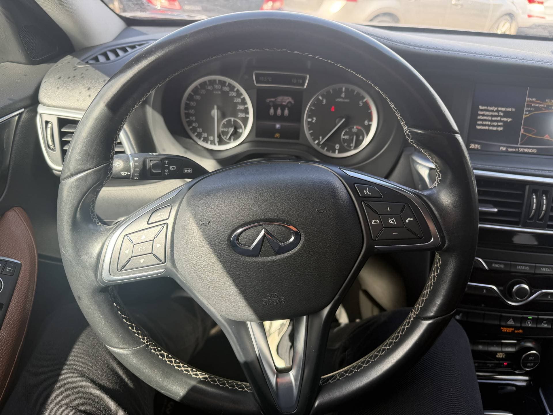 Infiniti Q thumbnail 35