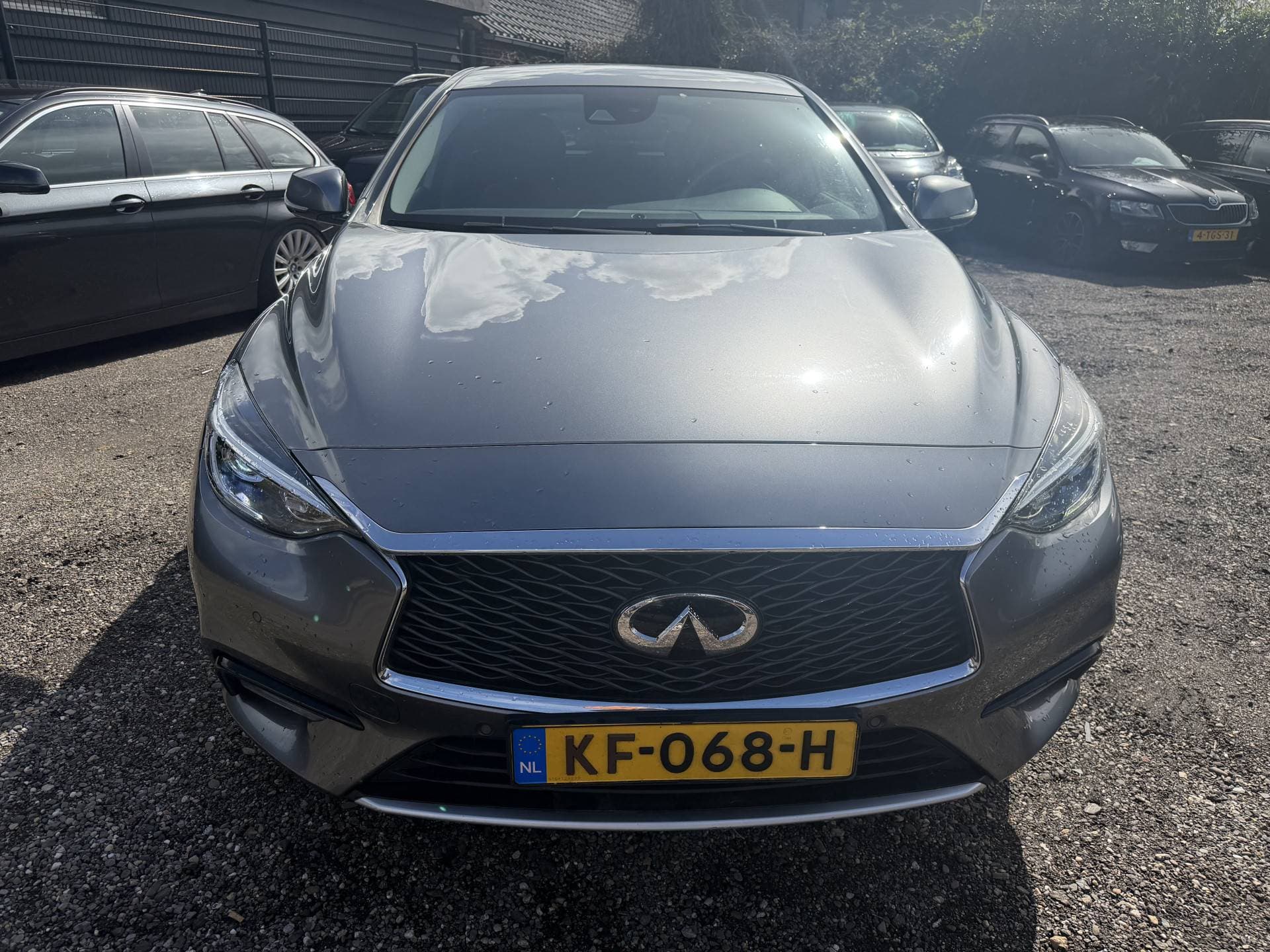 Infiniti Q thumbnail 5