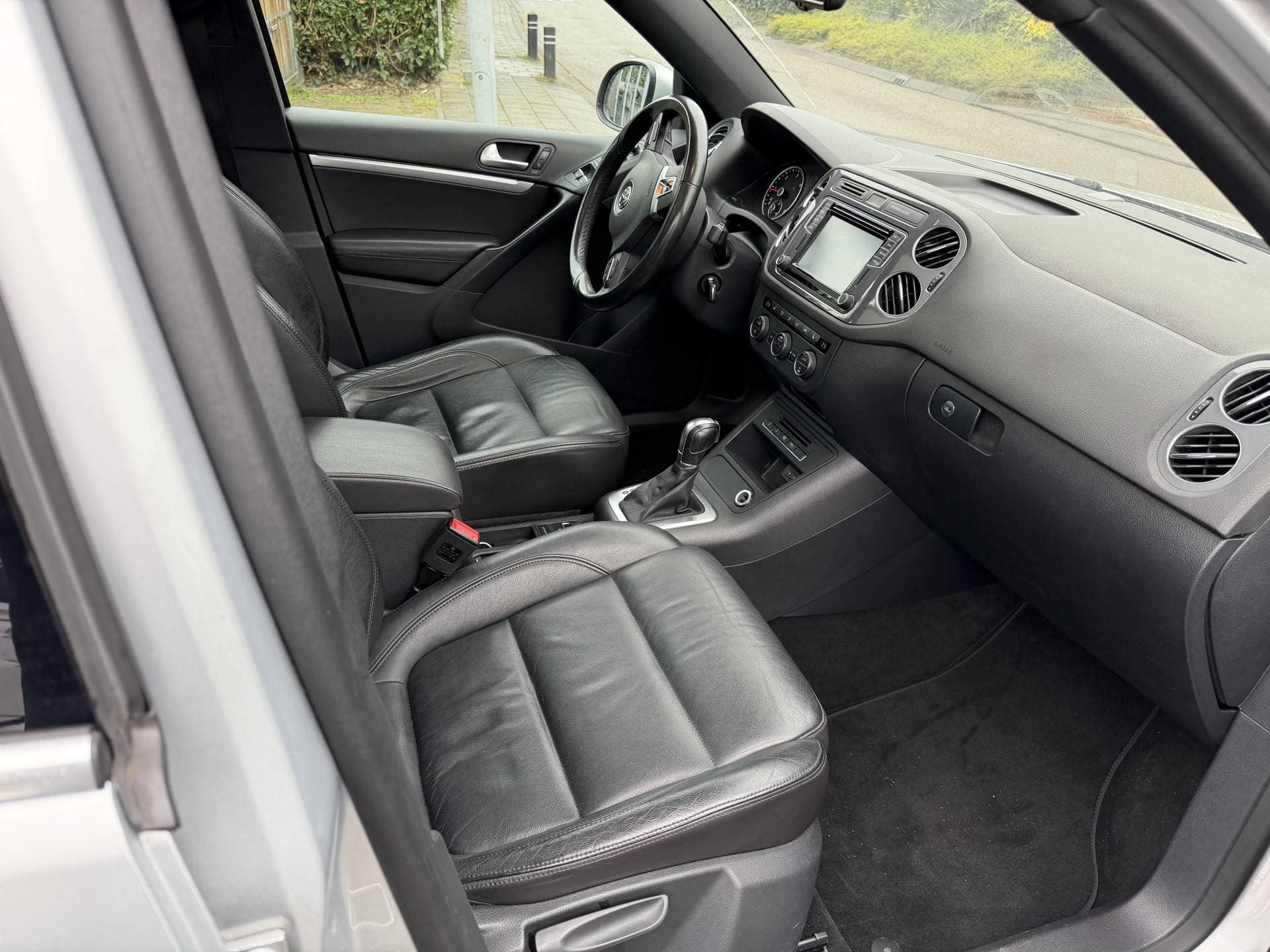 Volkswagen Tiguan 2.0 TDI R-Line Edition 4Motion DSG thumbnail 11