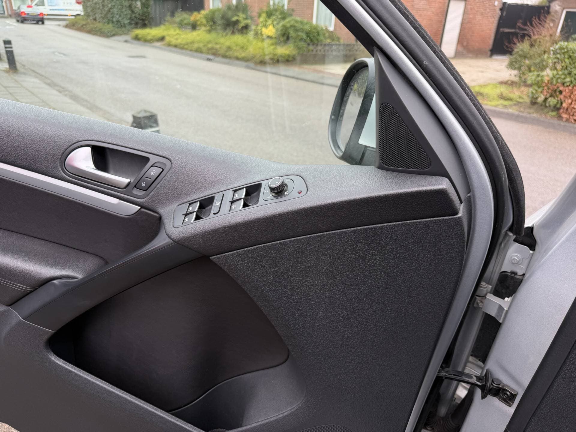 Volkswagen Tiguan 2.0 TDI R-Line Edition 4Motion DSG thumbnail 8