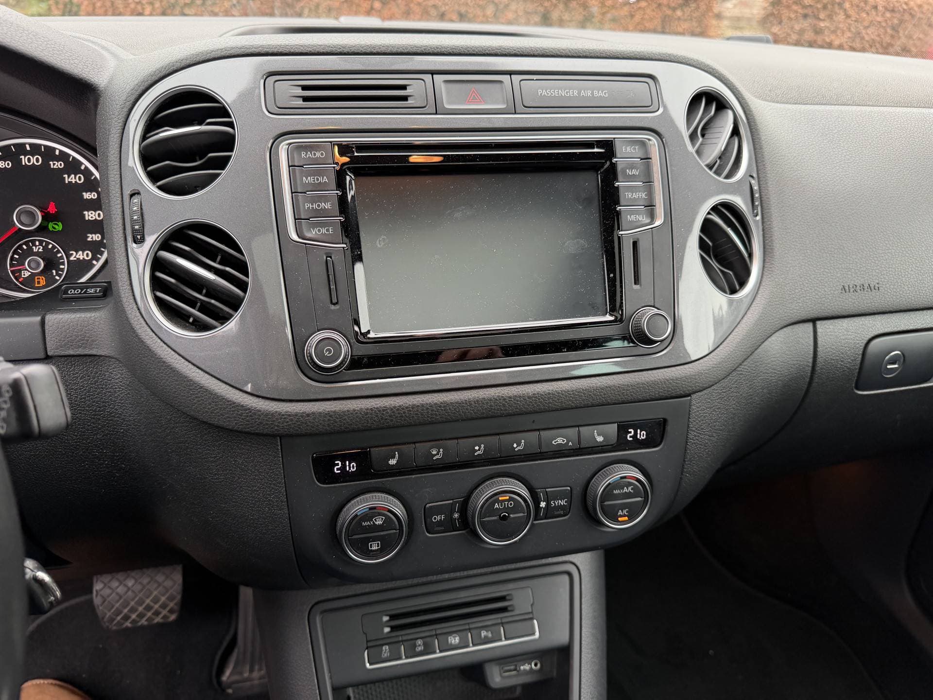 Volkswagen Tiguan 2.0 TDI R-Line Edition 4Motion DSG thumbnail 9