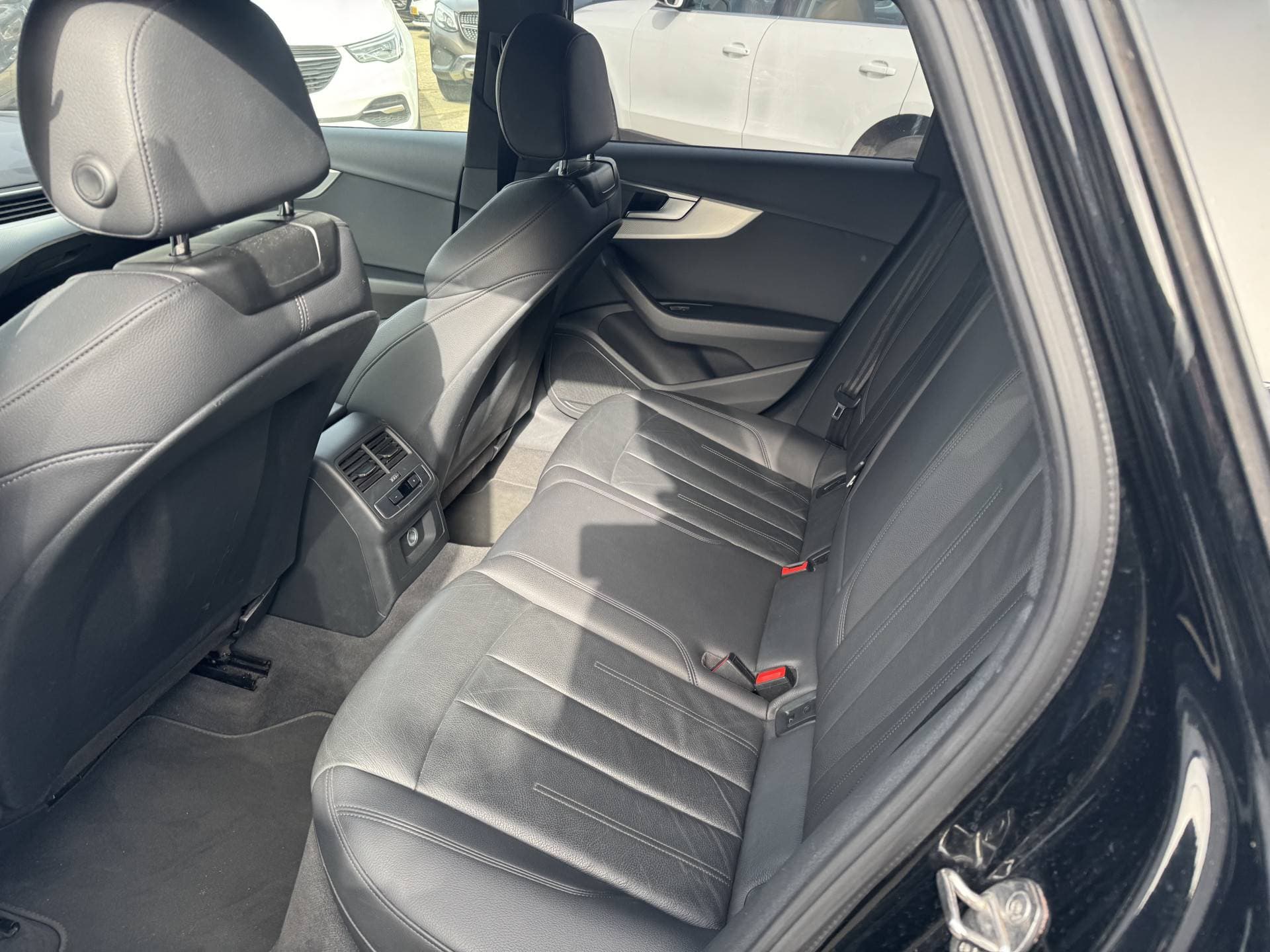 Audi A4 Avant 35 TDI Pro Line Automaat thumbnail 26