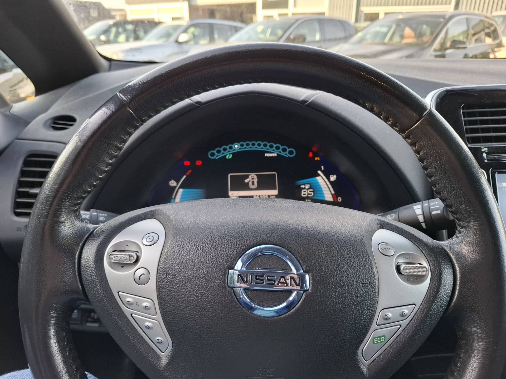 Nissan Leaf thumbnail 5