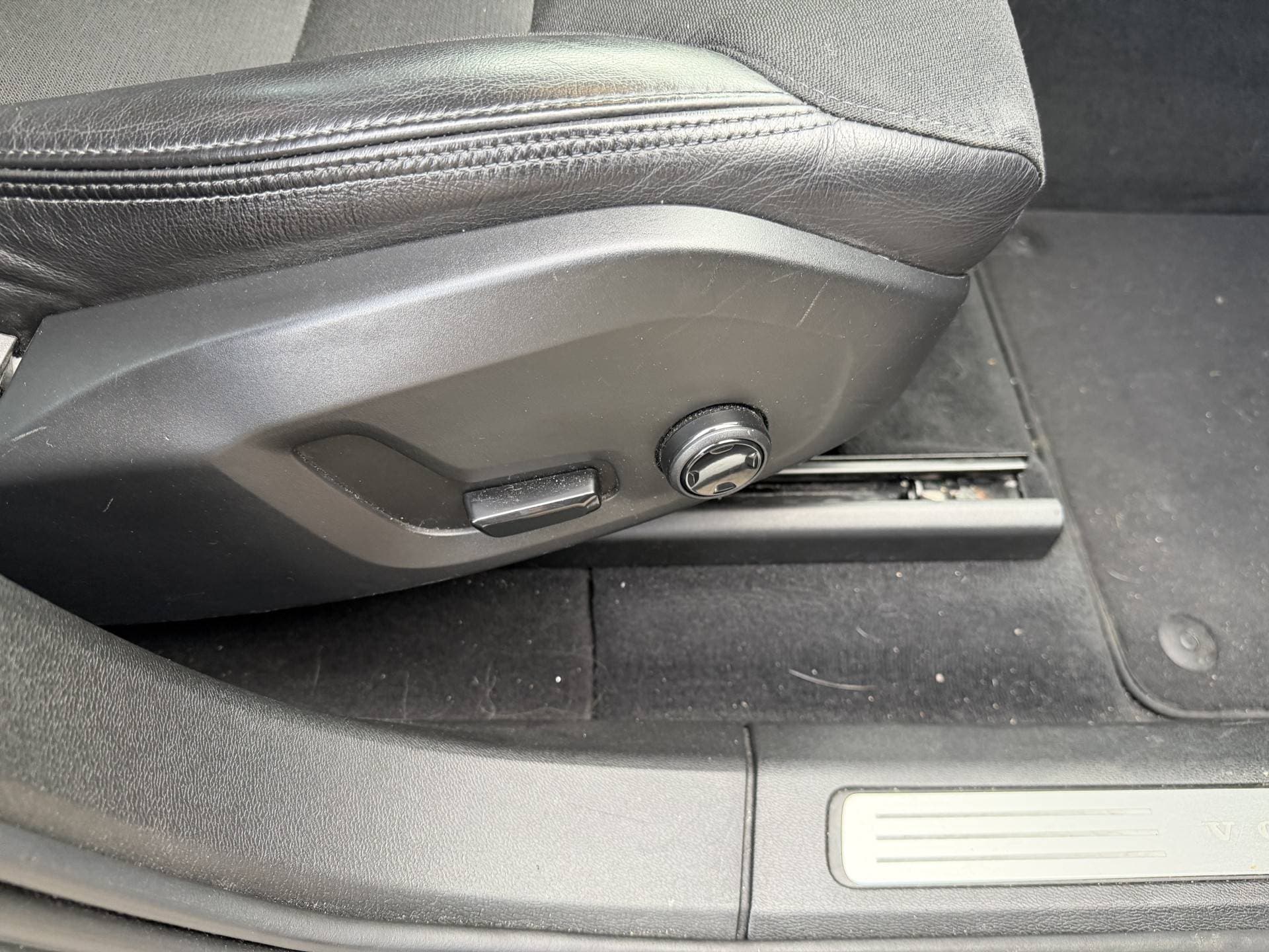 Volvo XC60 2.0 D4 AWD Momentum thumbnail 14