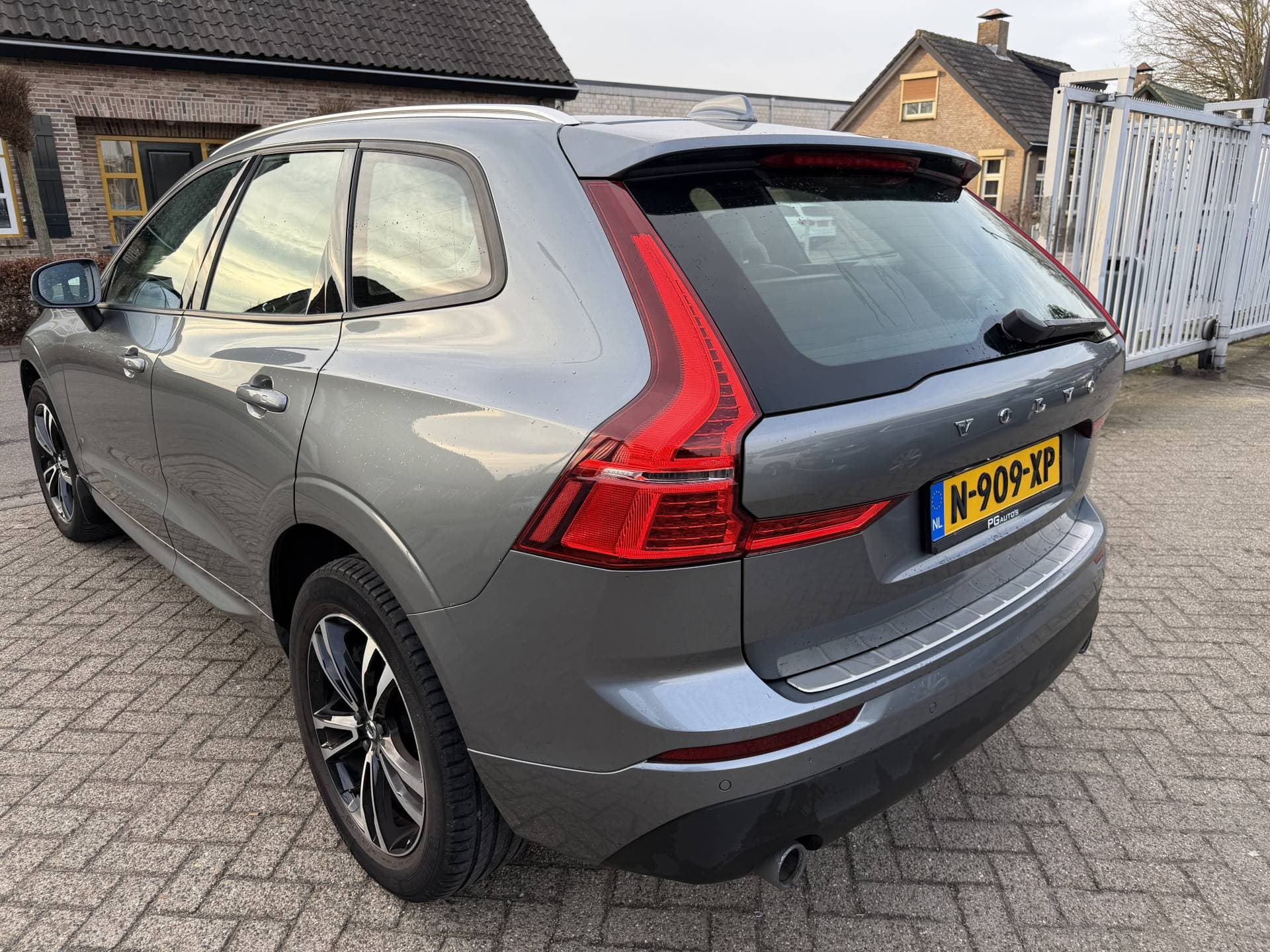 Volvo XC60 2.0 D4 AWD Momentum thumbnail 5