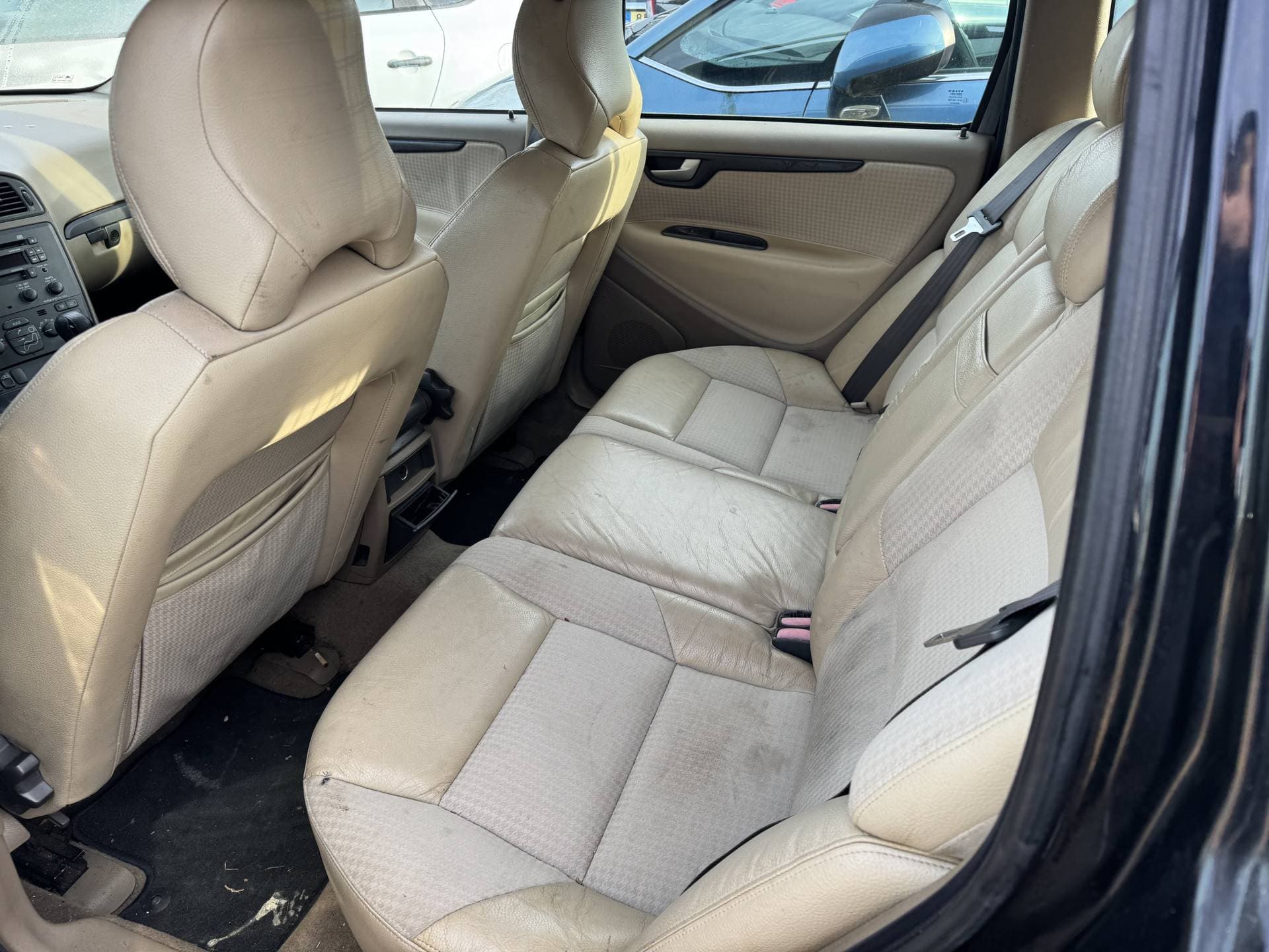 Volvo V70 thumbnail 3