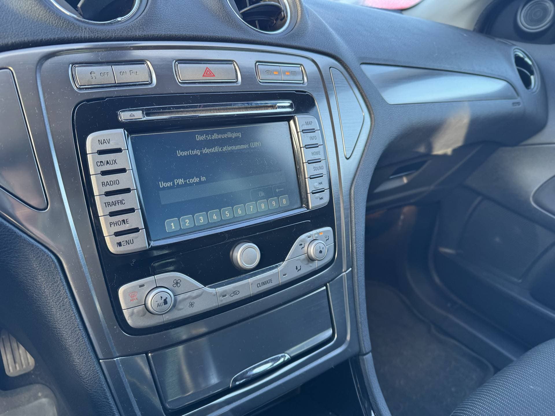 Ford Mondeo thumbnail 8