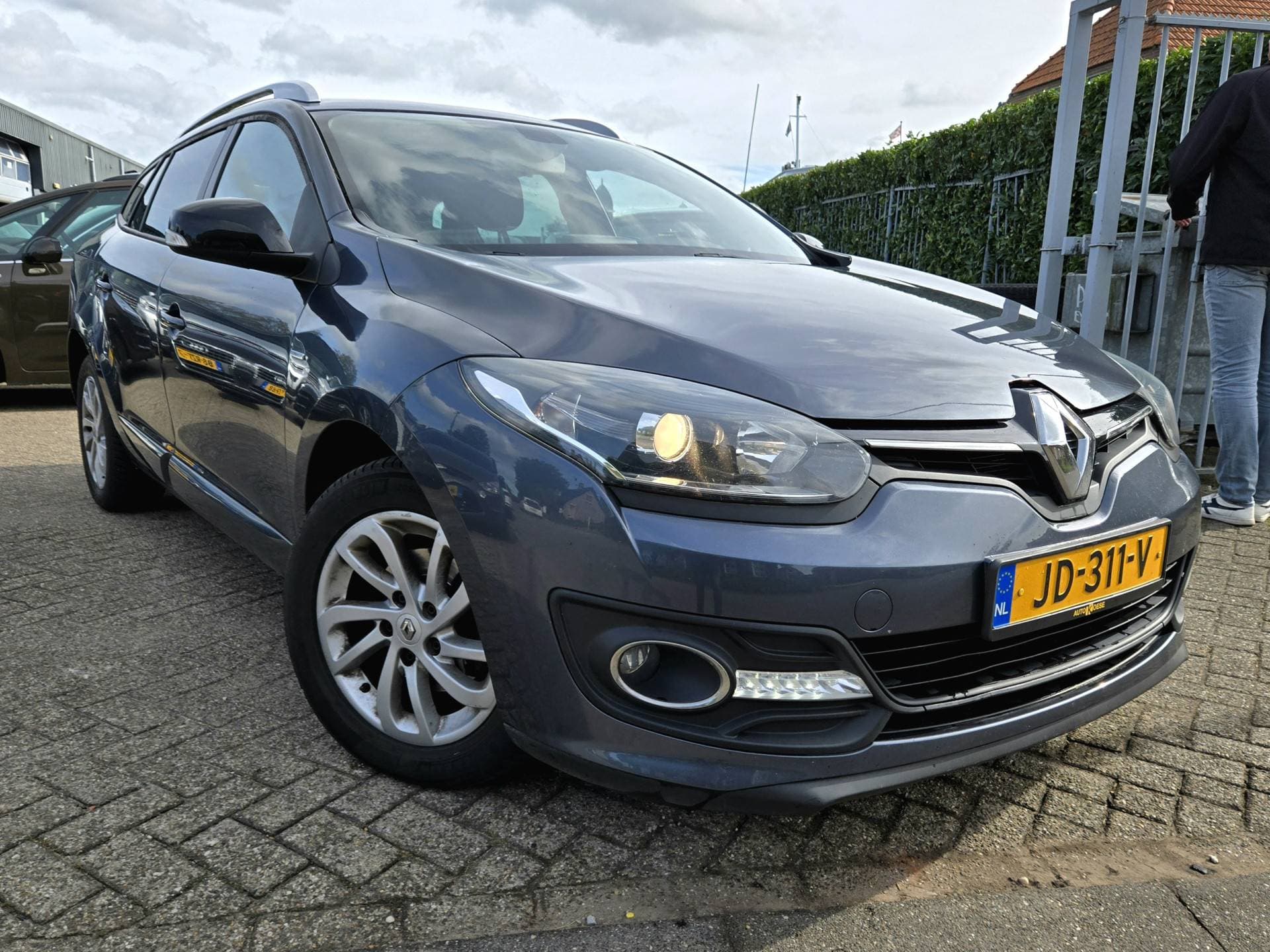 Renault Mégane Estate thumbnail 2