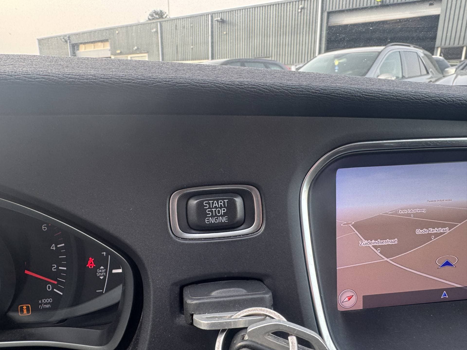 Volvo V40 2.0 D2 Momentum thumbnail 16