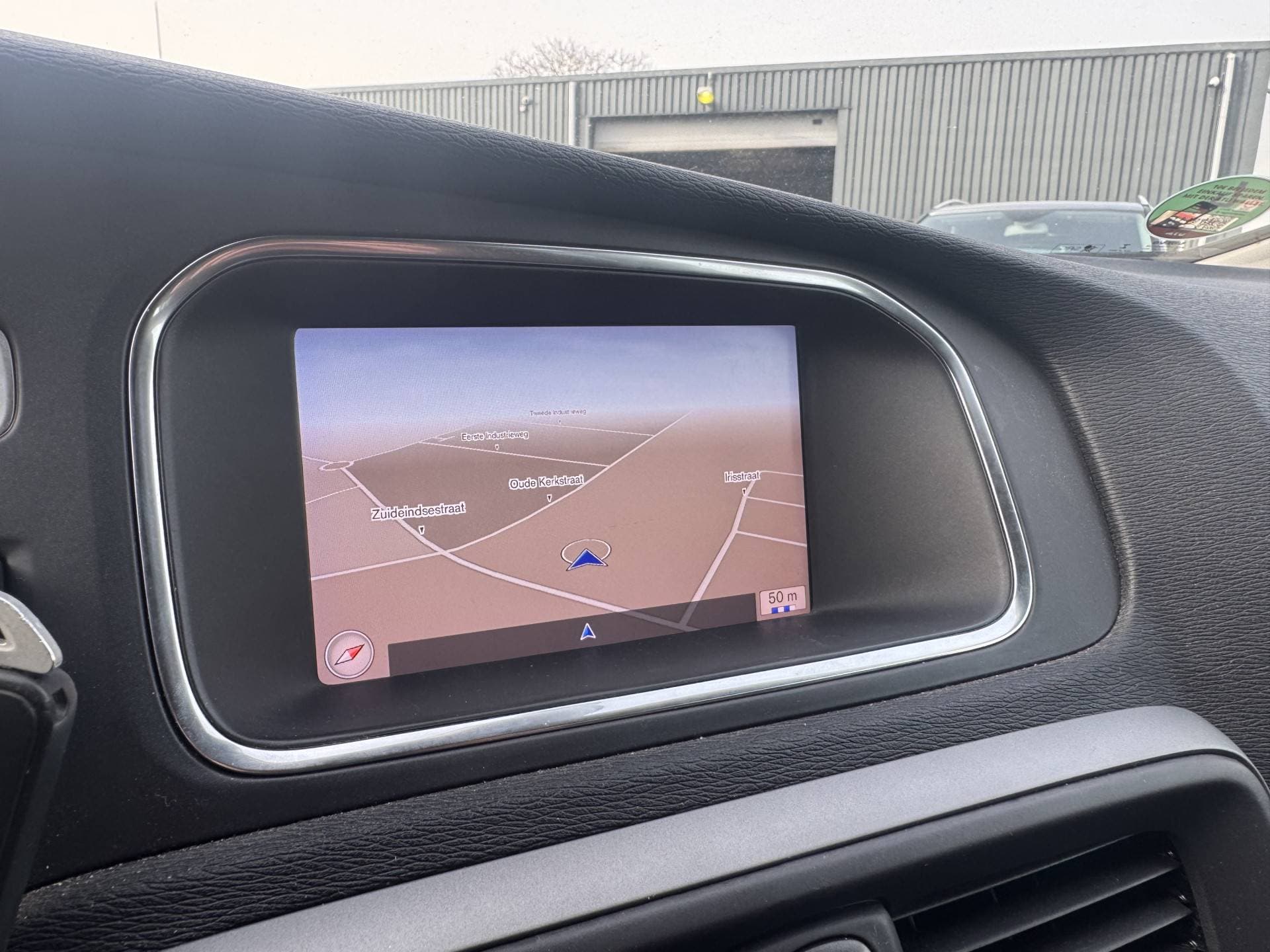 Volvo V40 2.0 D2 Momentum thumbnail 17