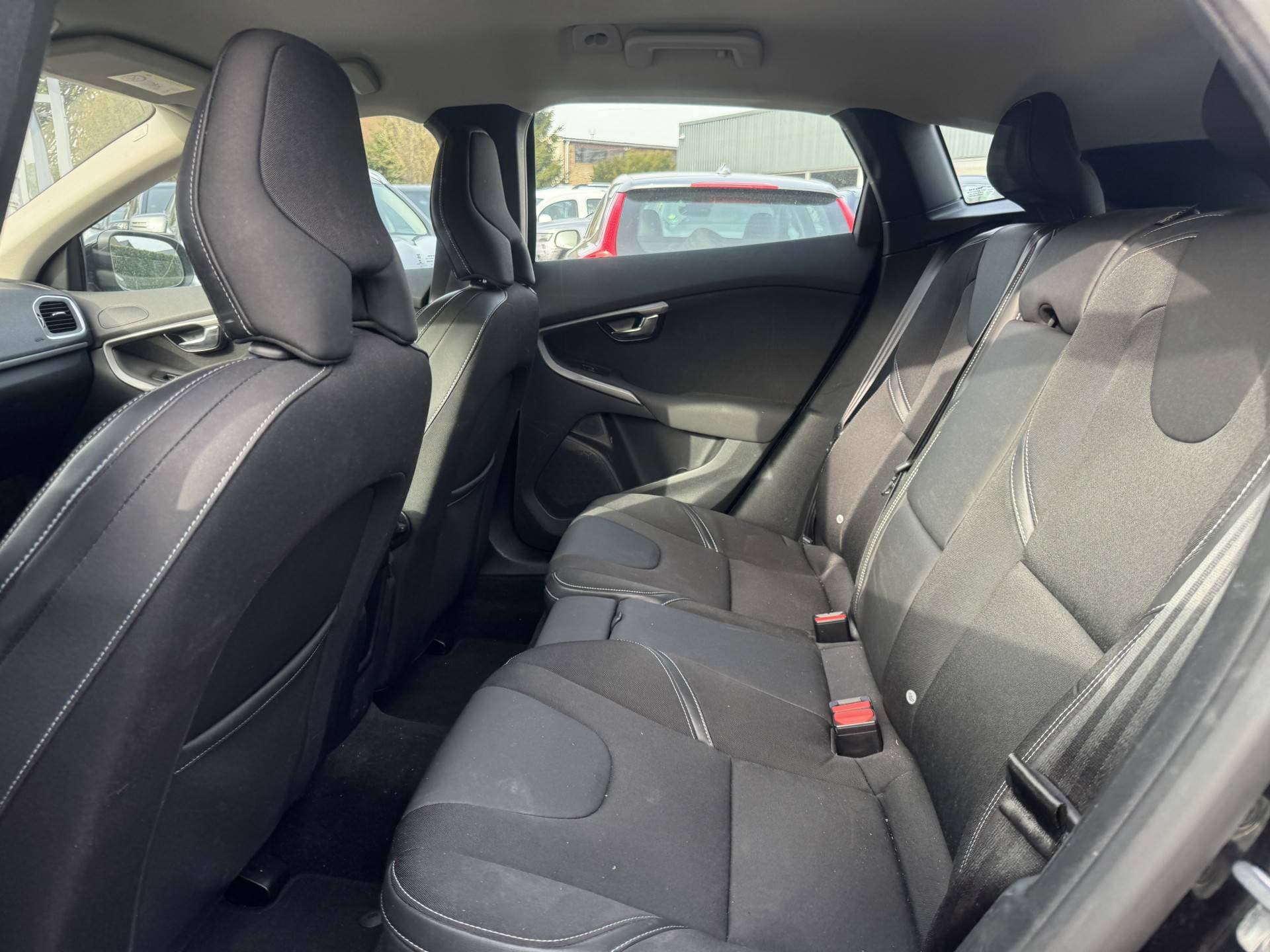 Volvo V40 2.0 D2 Momentum thumbnail 18