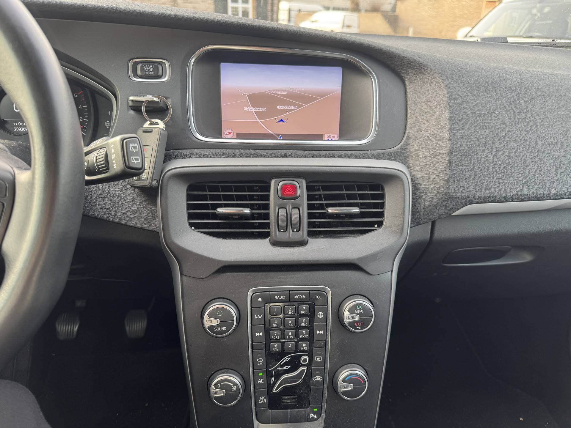 Volvo V40 2.0 D2 Momentum thumbnail 20