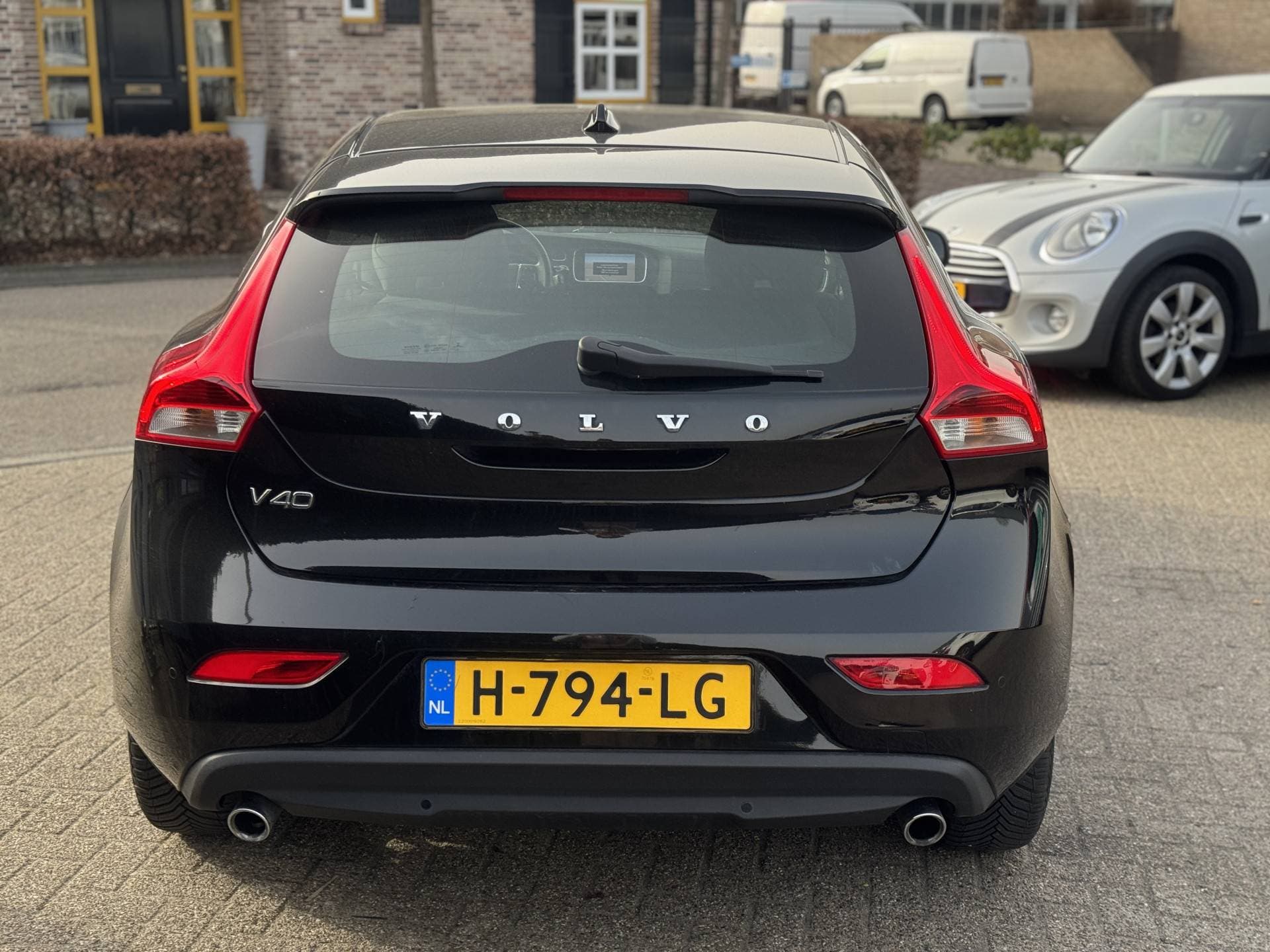 Volvo V40 2.0 D2 Momentum thumbnail 4