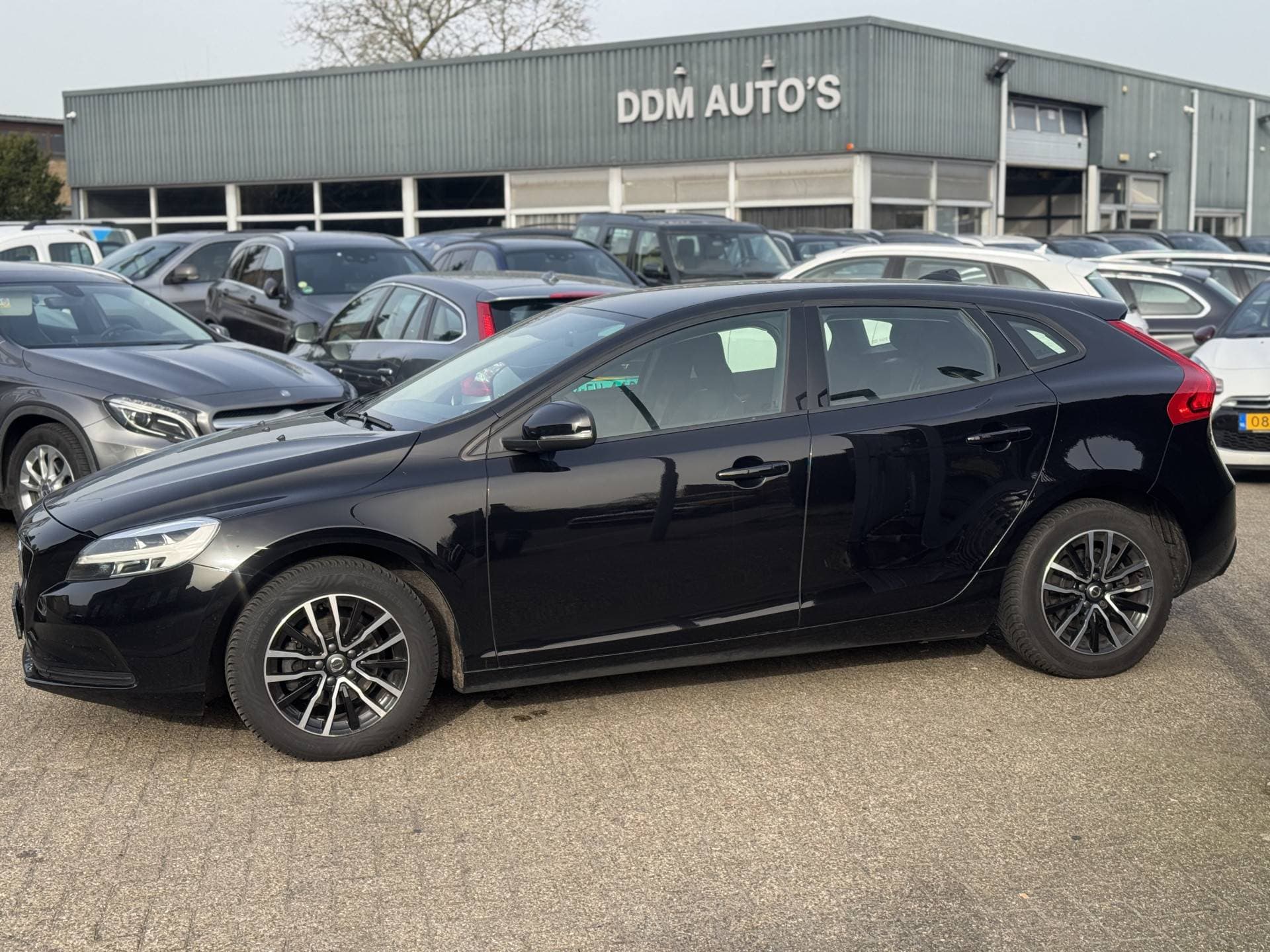 Volvo V40 2.0 D2 Momentum thumbnail 5