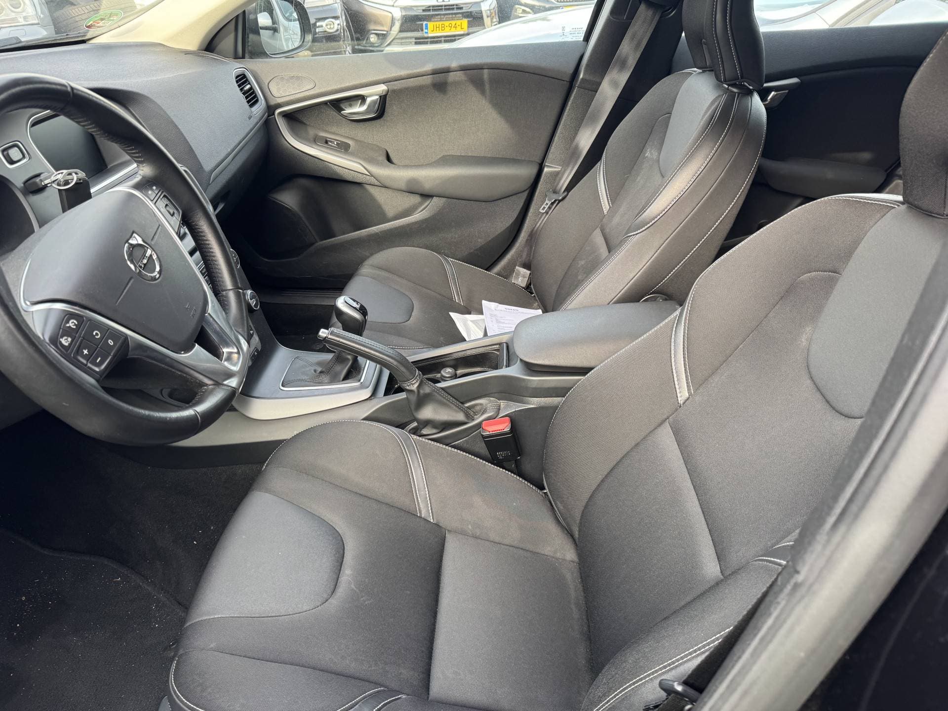 Volvo V40 2.0 D2 Momentum thumbnail 10