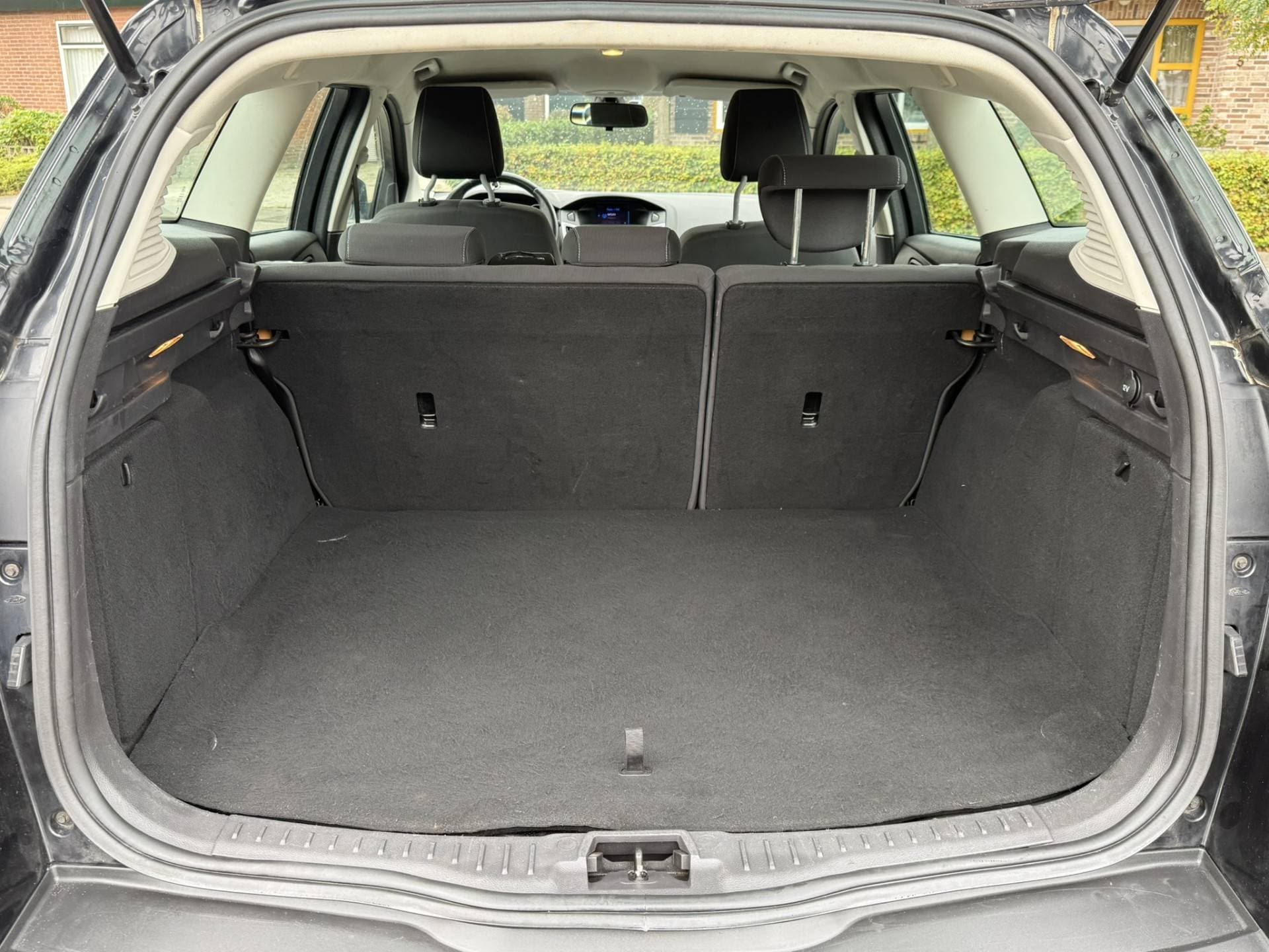 Ford Focus thumbnail 11