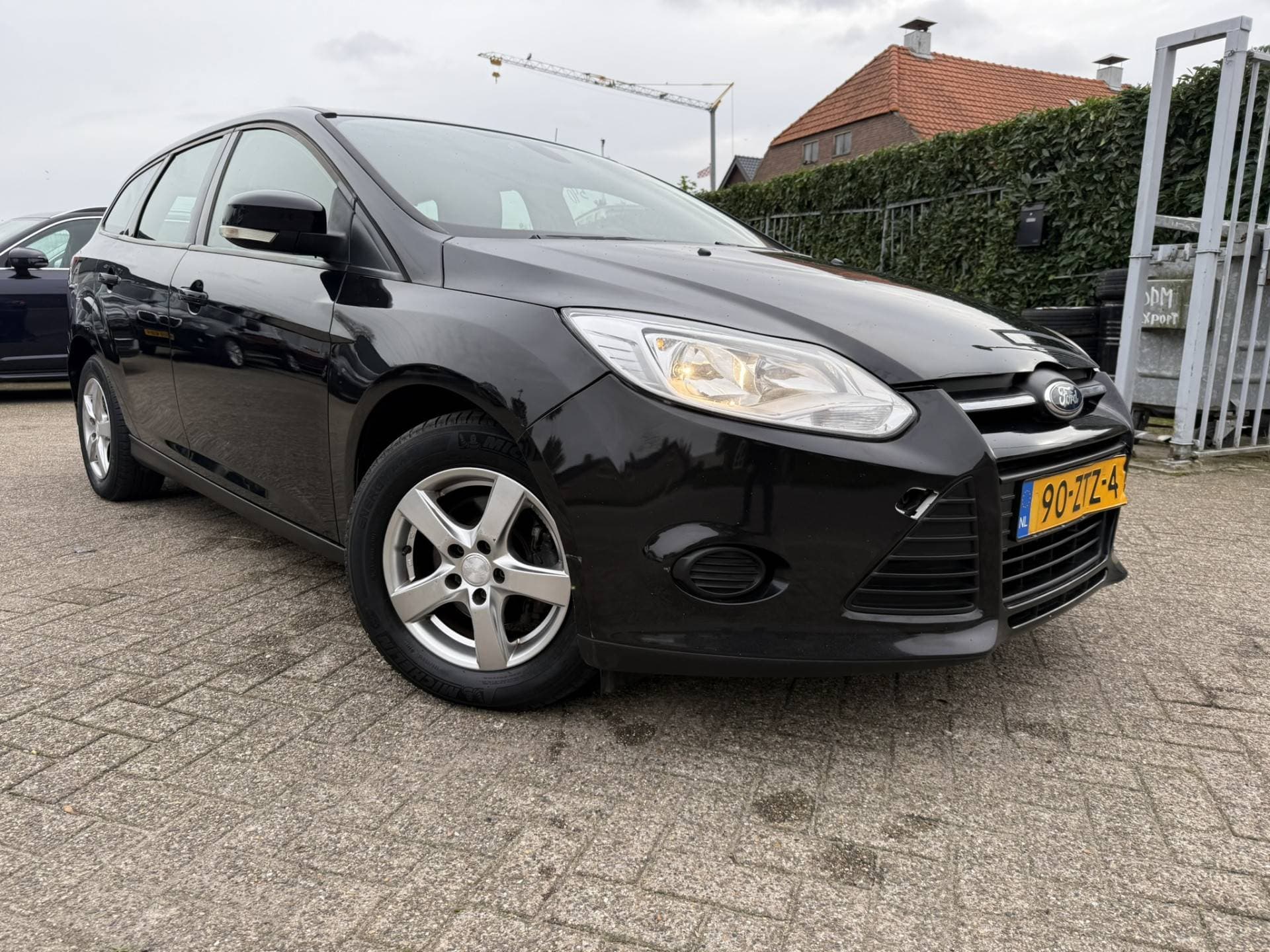 Ford Focus thumbnail 3