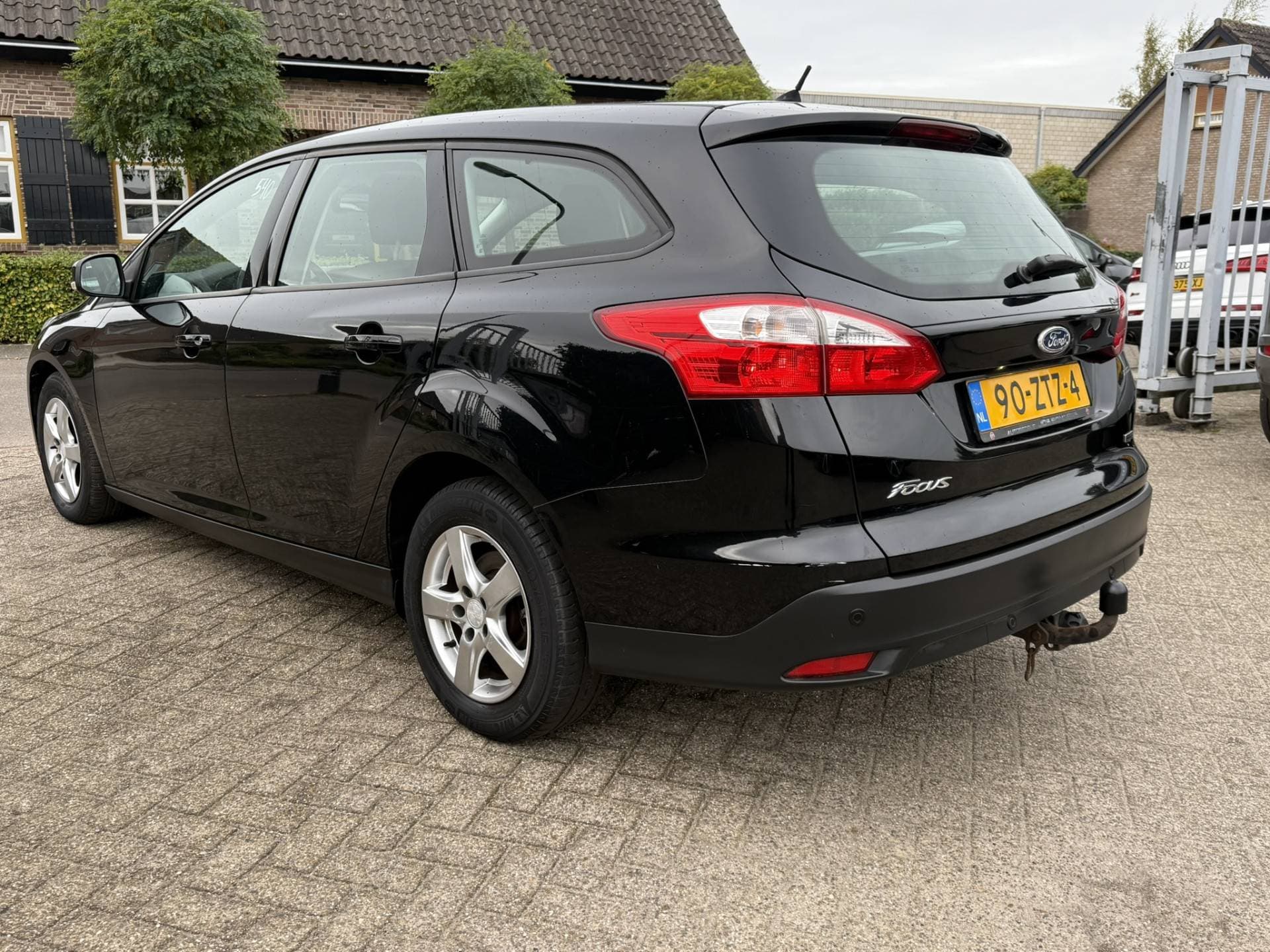 Ford Focus thumbnail 5