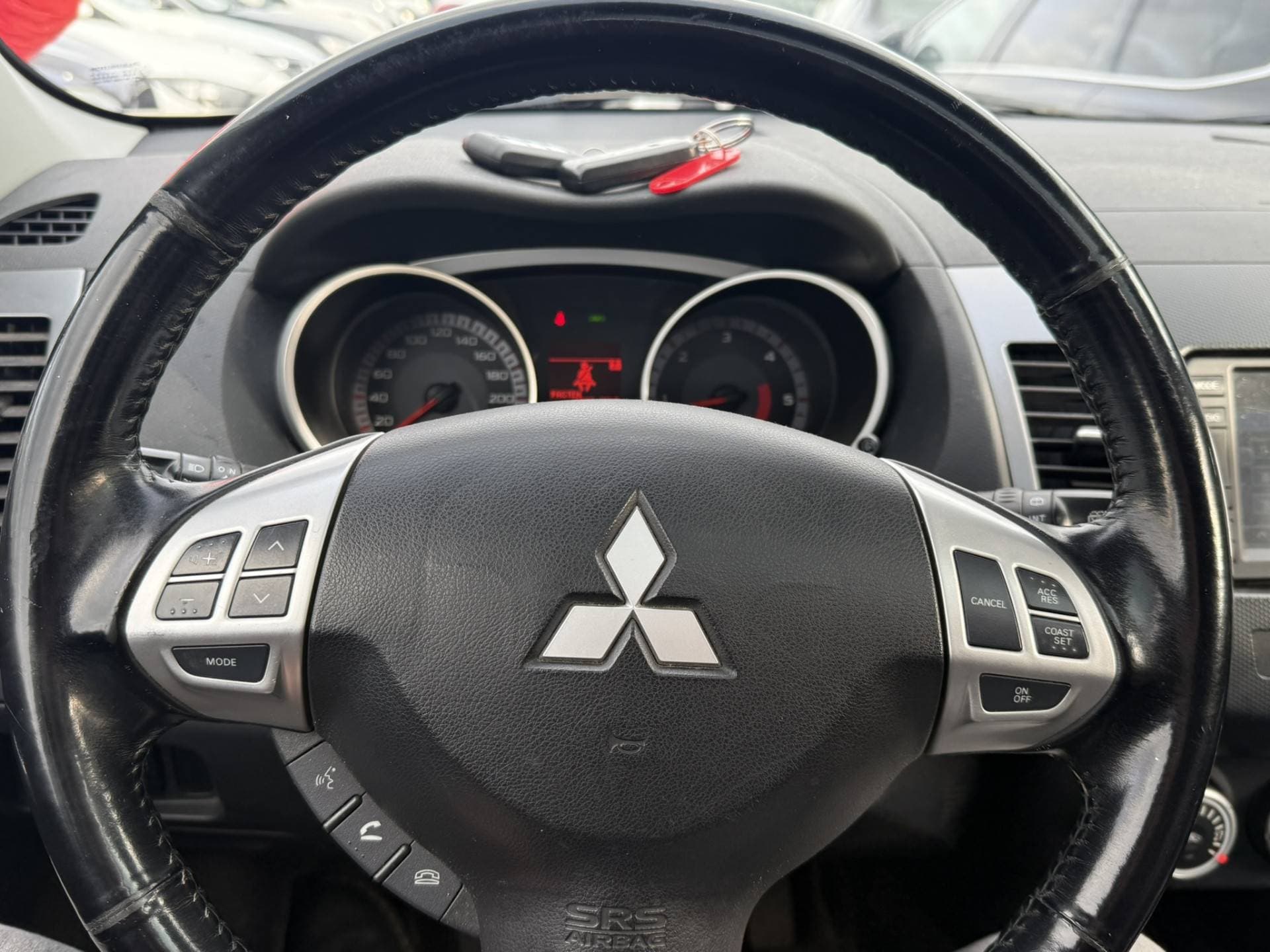 Mitsubishi Outlander thumbnail 11