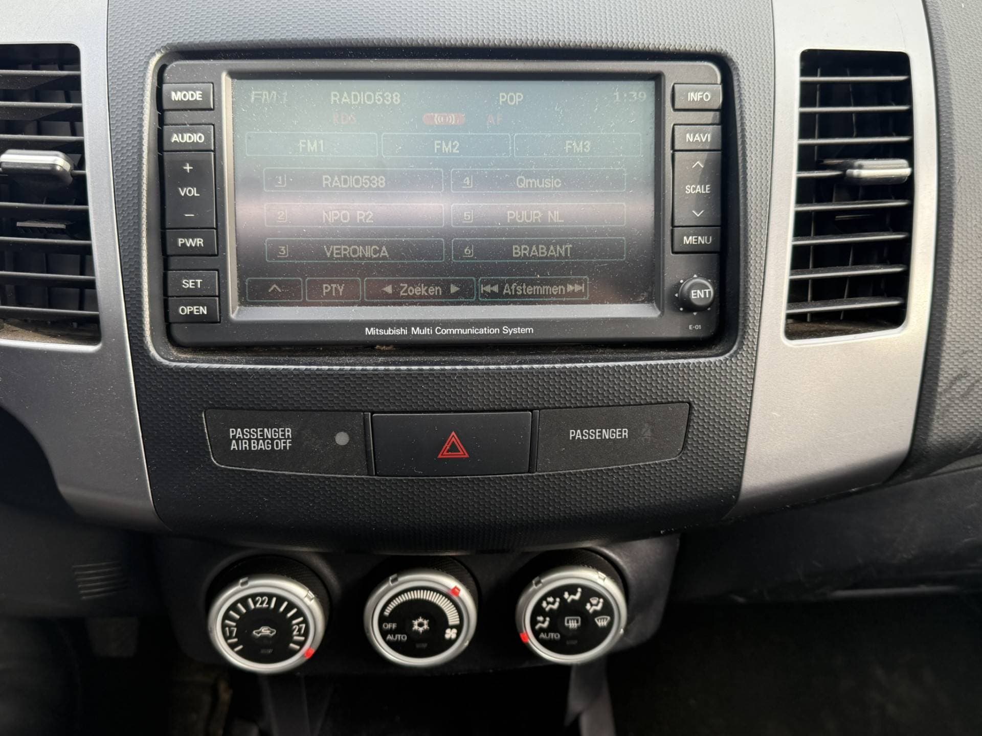 Mitsubishi Outlander thumbnail 12